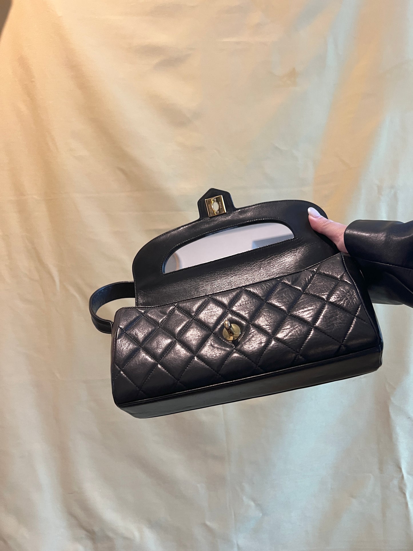 CHANEL VINTAGE FLAP BAG罕有蓋內有鏡黑色中古法棍包腋下手提袋
