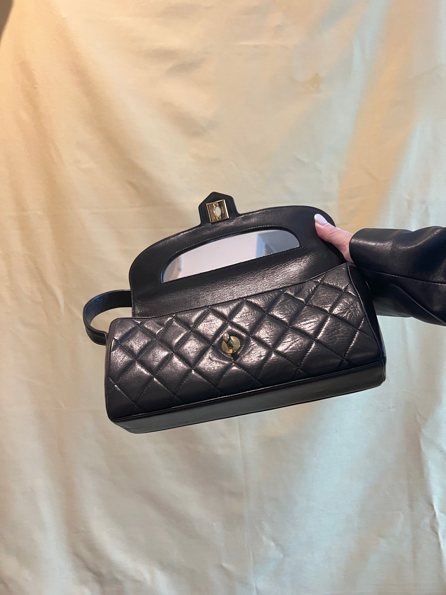 CHANEL VINTAGE FLAP BAG罕有蓋內有鏡黑色中古法棍包腋下手提袋