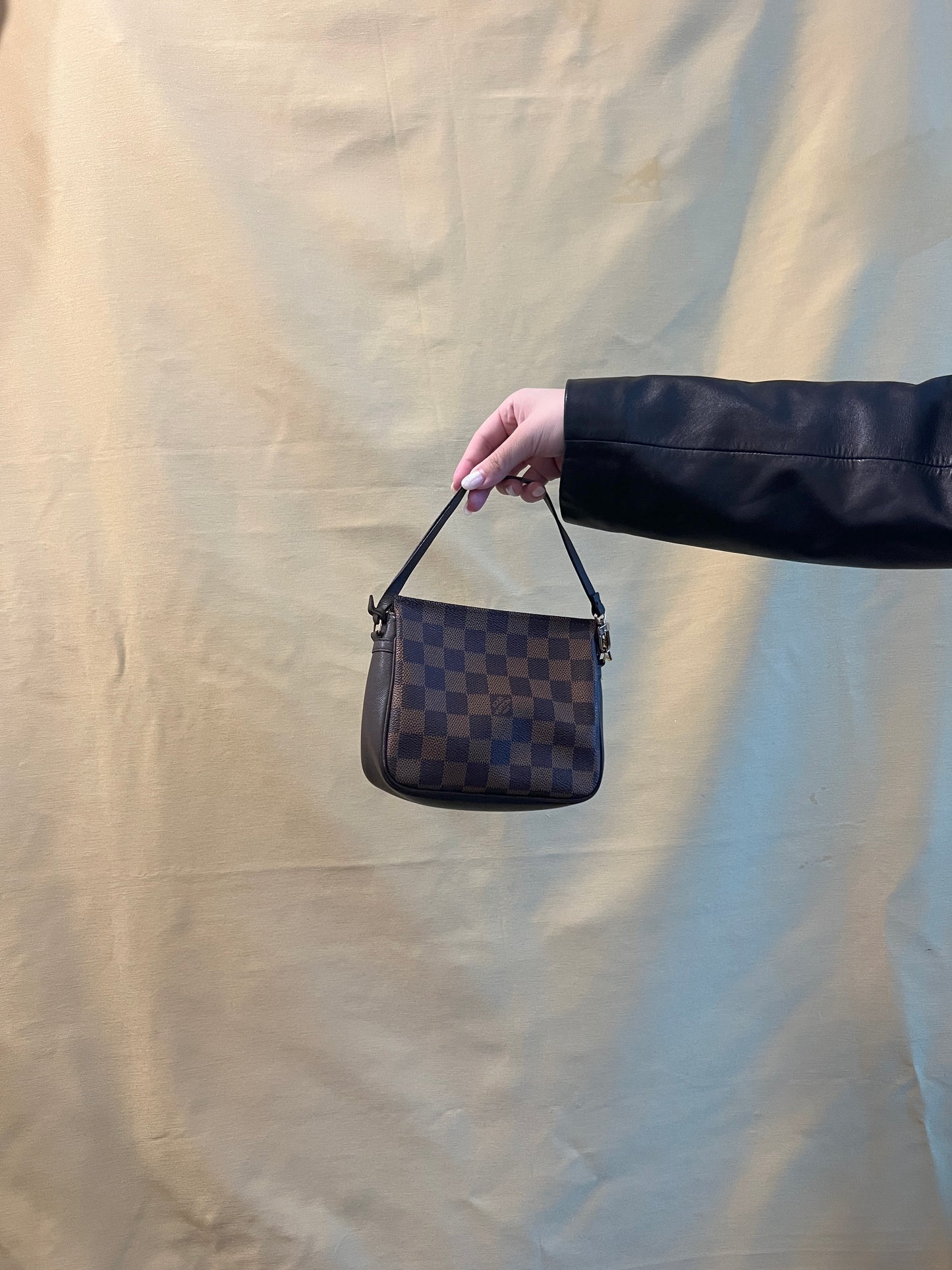 LV Damier Ebene Trousse Pochette Bag 棋盤格啡色中古方胖包