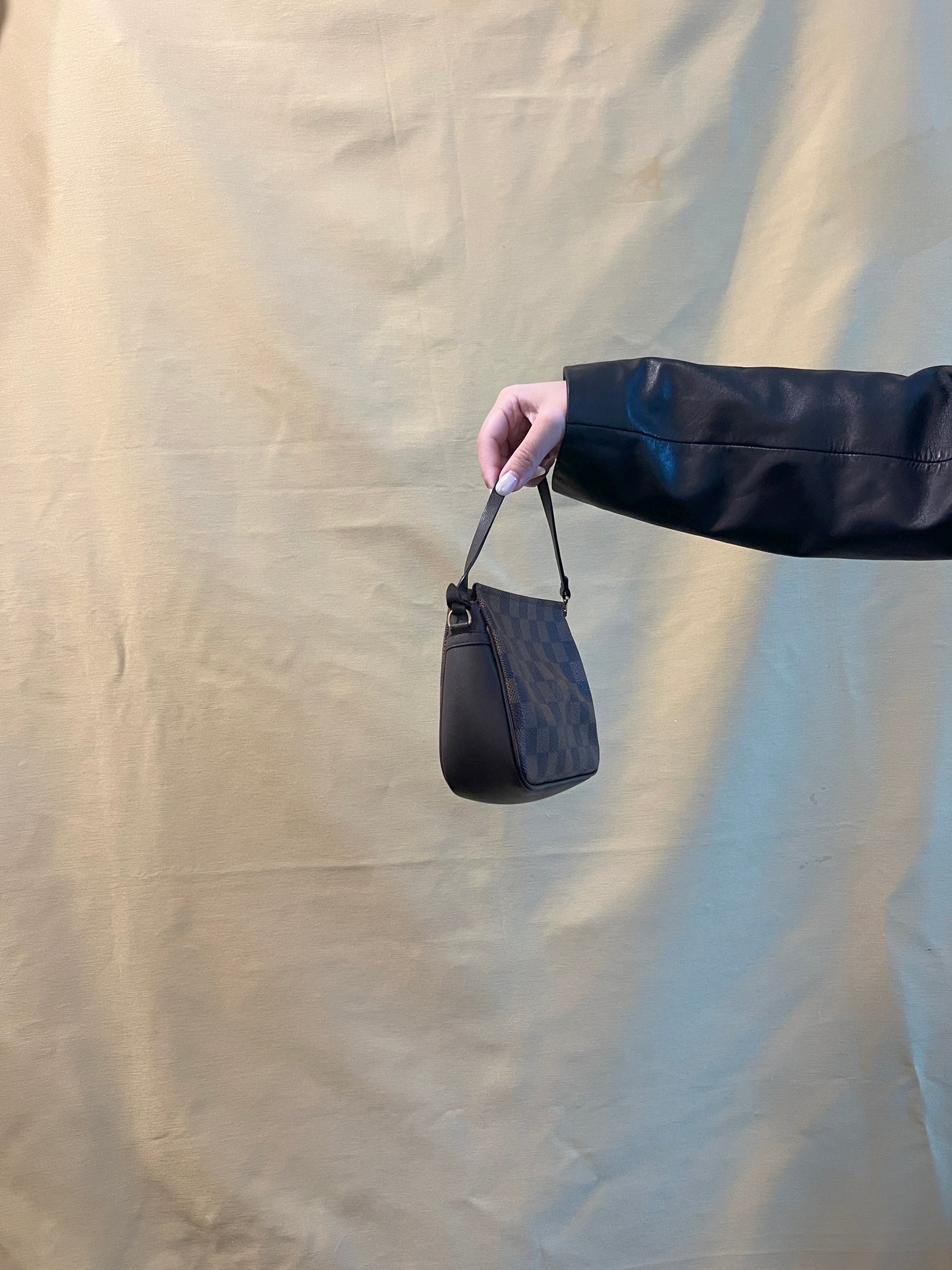 LV Damier Ebene Trousse Pochette Bag 棋盤格啡色中古方胖包