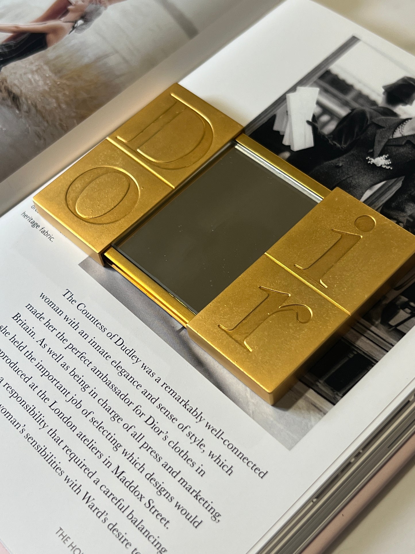 Dior稀有金色中古口袋鏡子 原裝防塵袋 左右開關 日本中古vintage