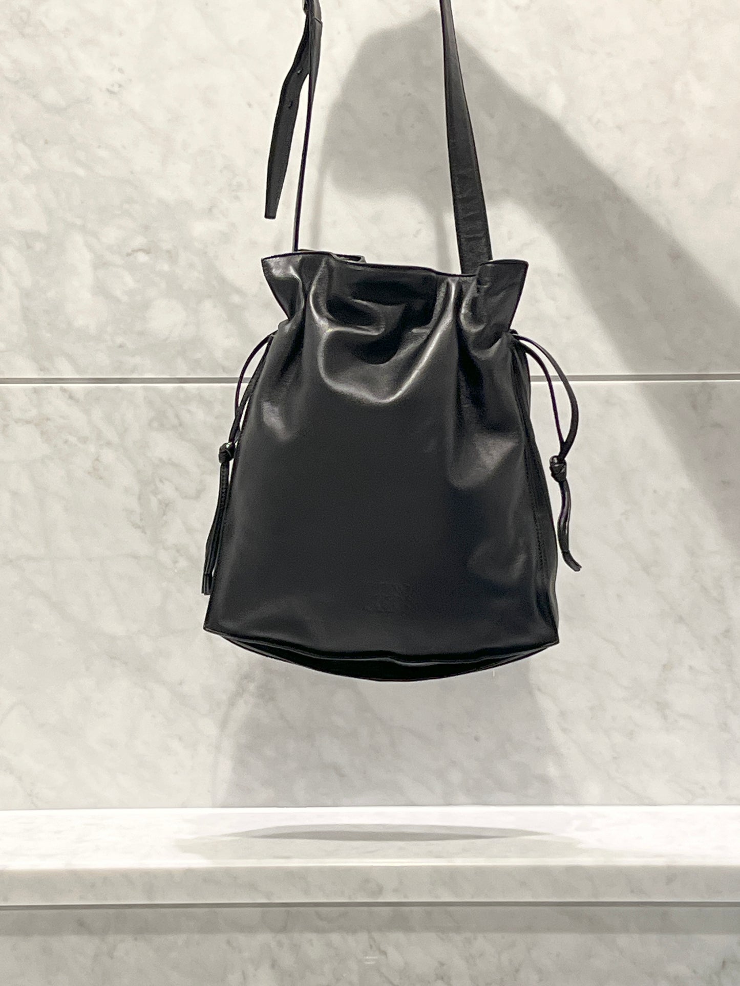 Loewe Flamenco黑色羊皮斜挎單肩束繩袋束口肩背包 日本中古美品