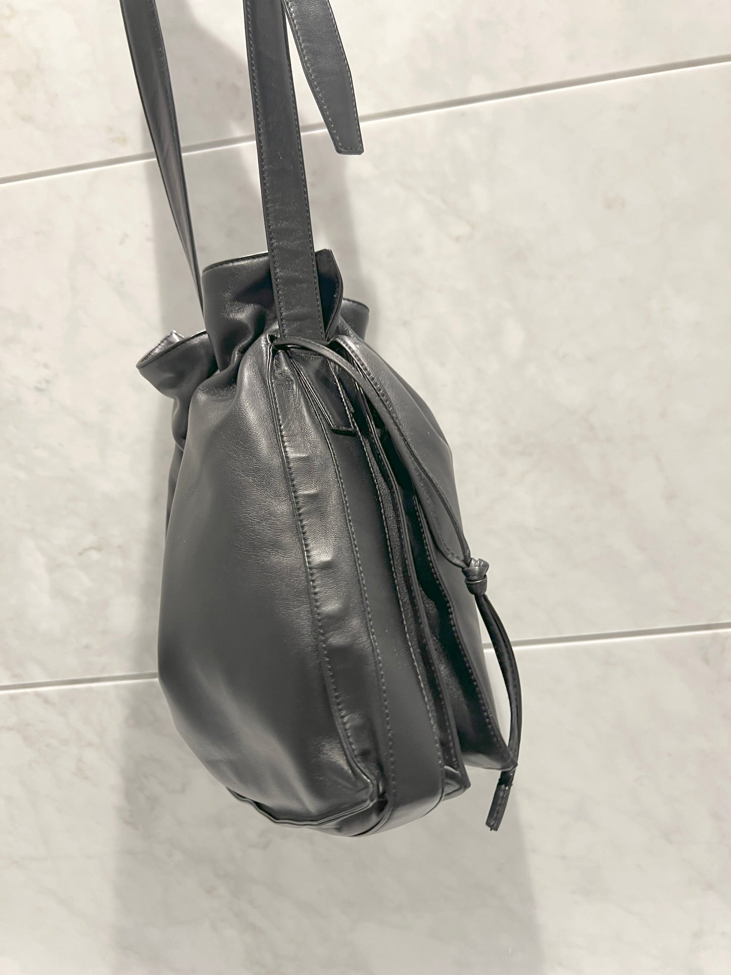 Loewe Flamenco黑色羊皮斜挎單肩束繩袋束口肩背包 日本中古美品