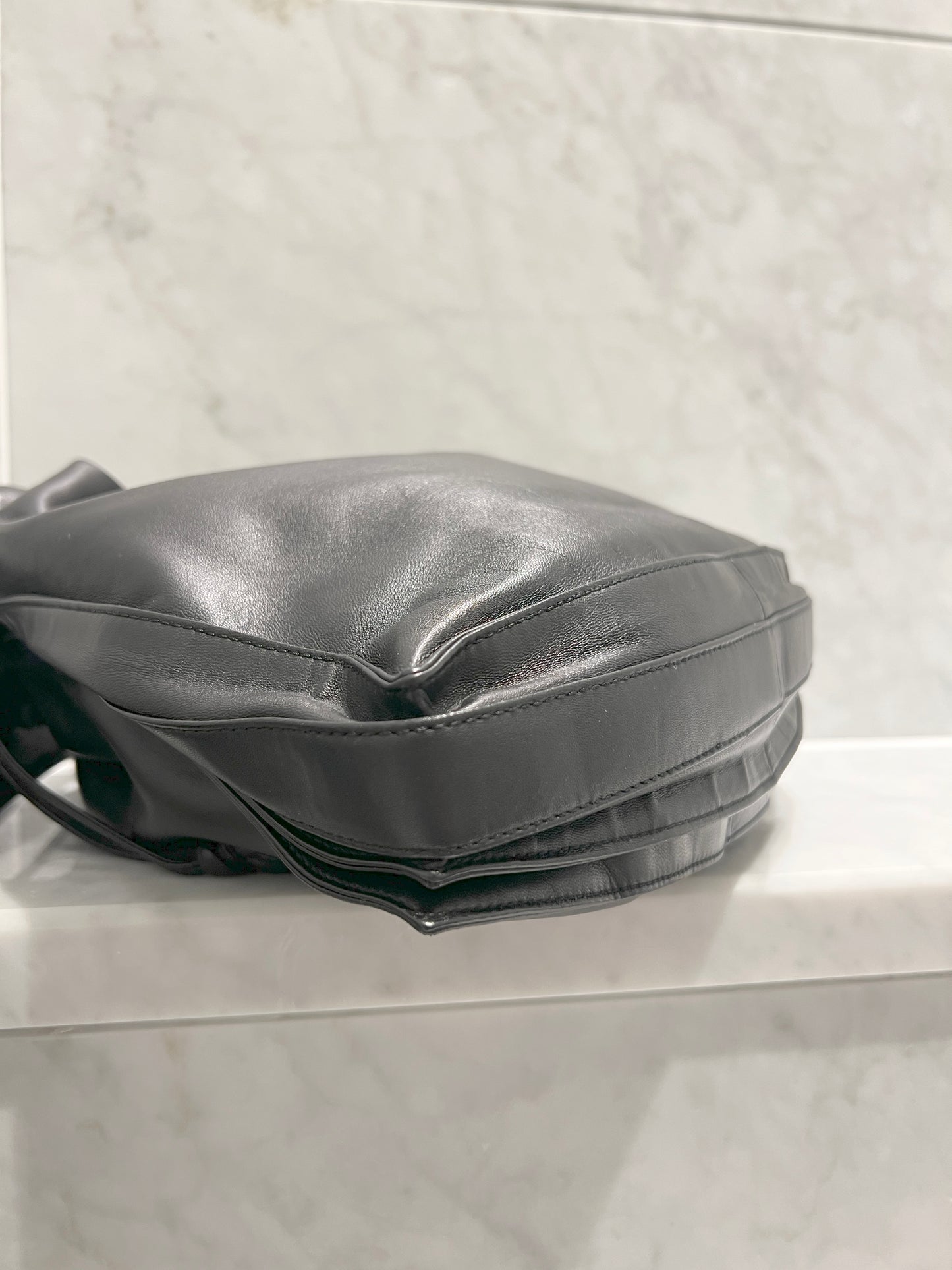 Loewe Flamenco黑色羊皮斜挎單肩束繩袋束口肩背包 日本中古美品