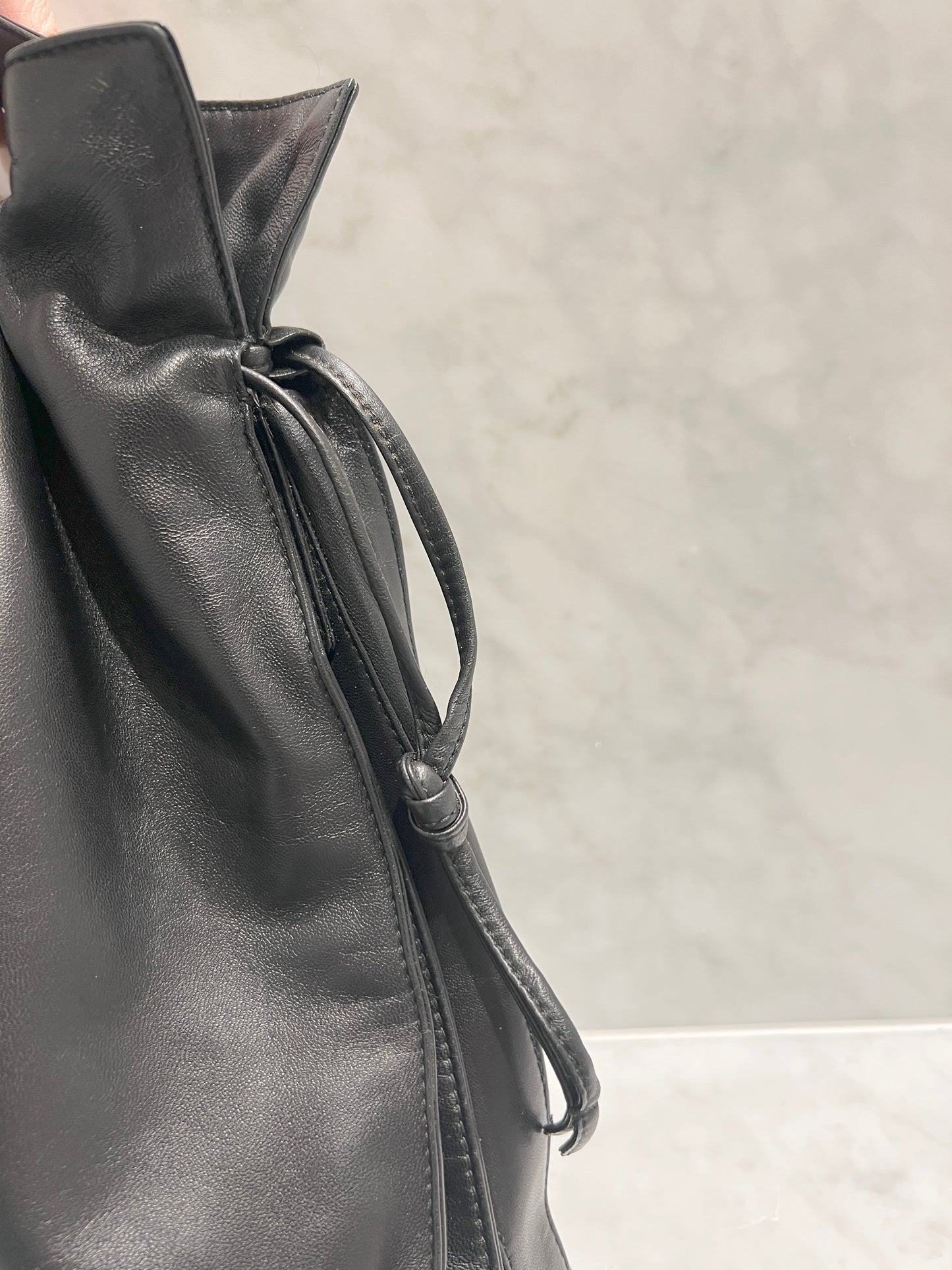 Loewe Flamenco黑色羊皮斜挎單肩束繩袋束口肩背包 日本中古美品
