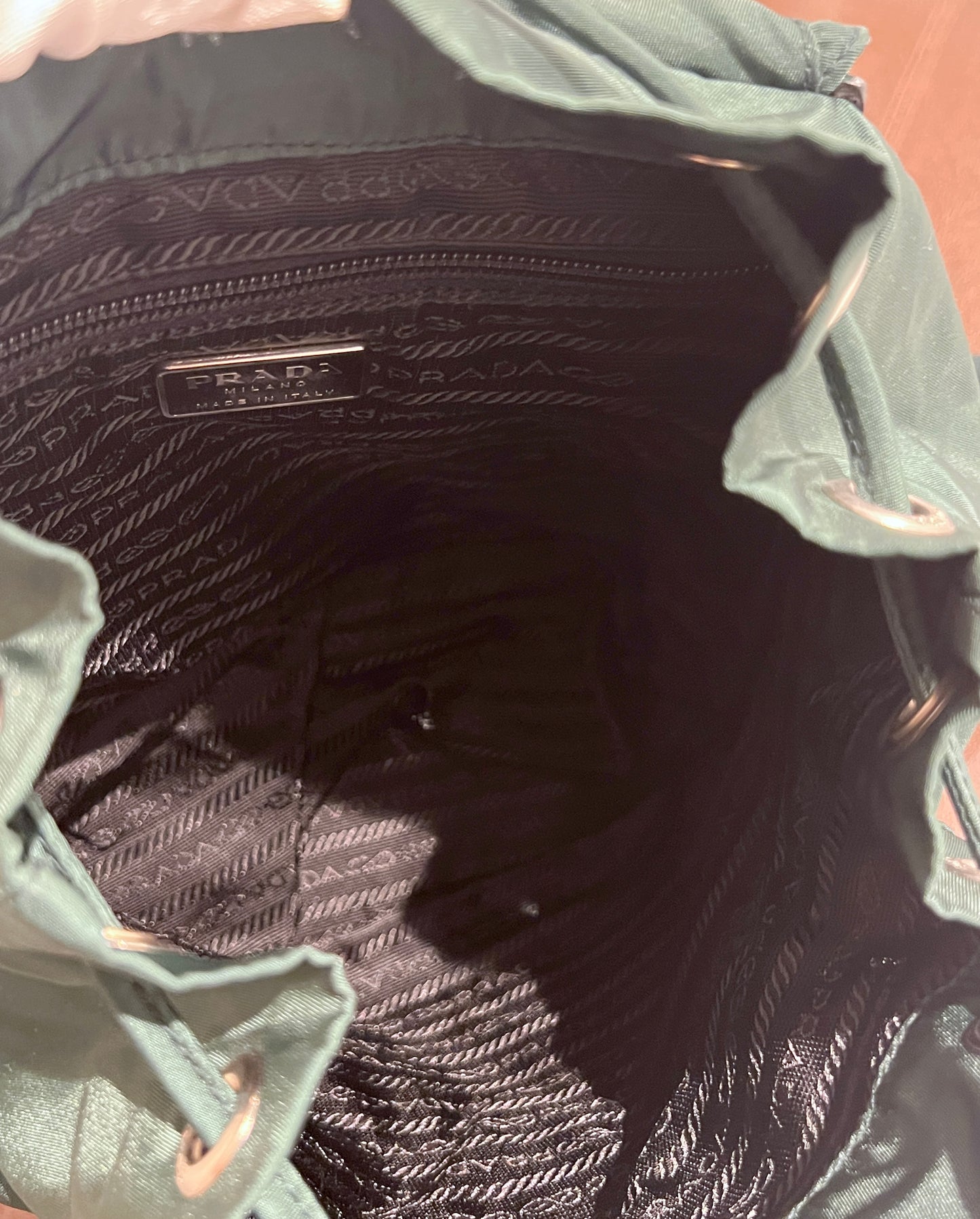 Prada綠色經典降落傘材質尼龍背包背囊 有保證卡