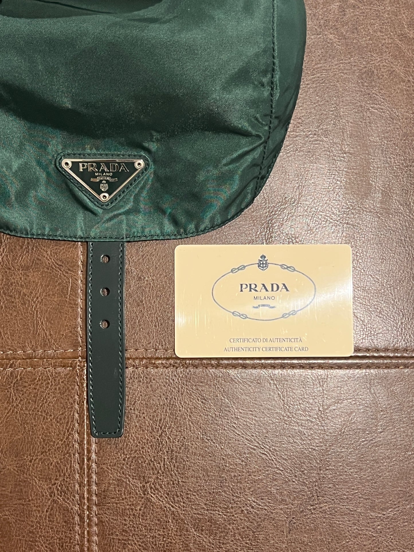 Prada綠色經典降落傘材質尼龍背包背囊 有保證卡