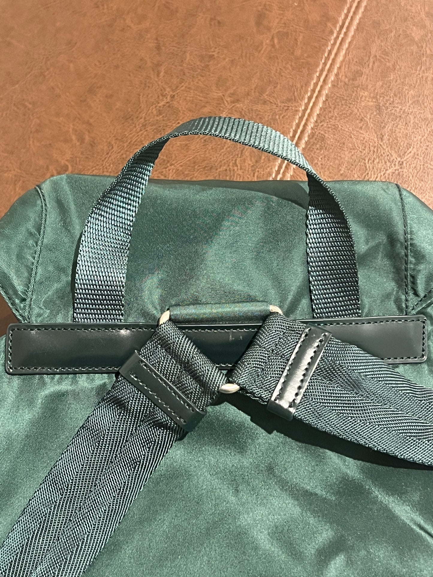 Prada綠色經典降落傘材質尼龍背包背囊 有保證卡