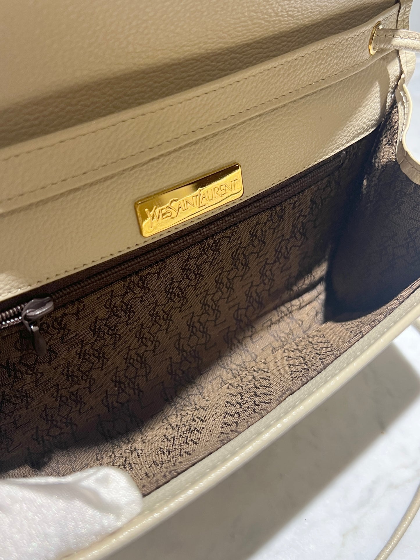 YSL米白色信封皮革斜揹側肩腋下手提袋