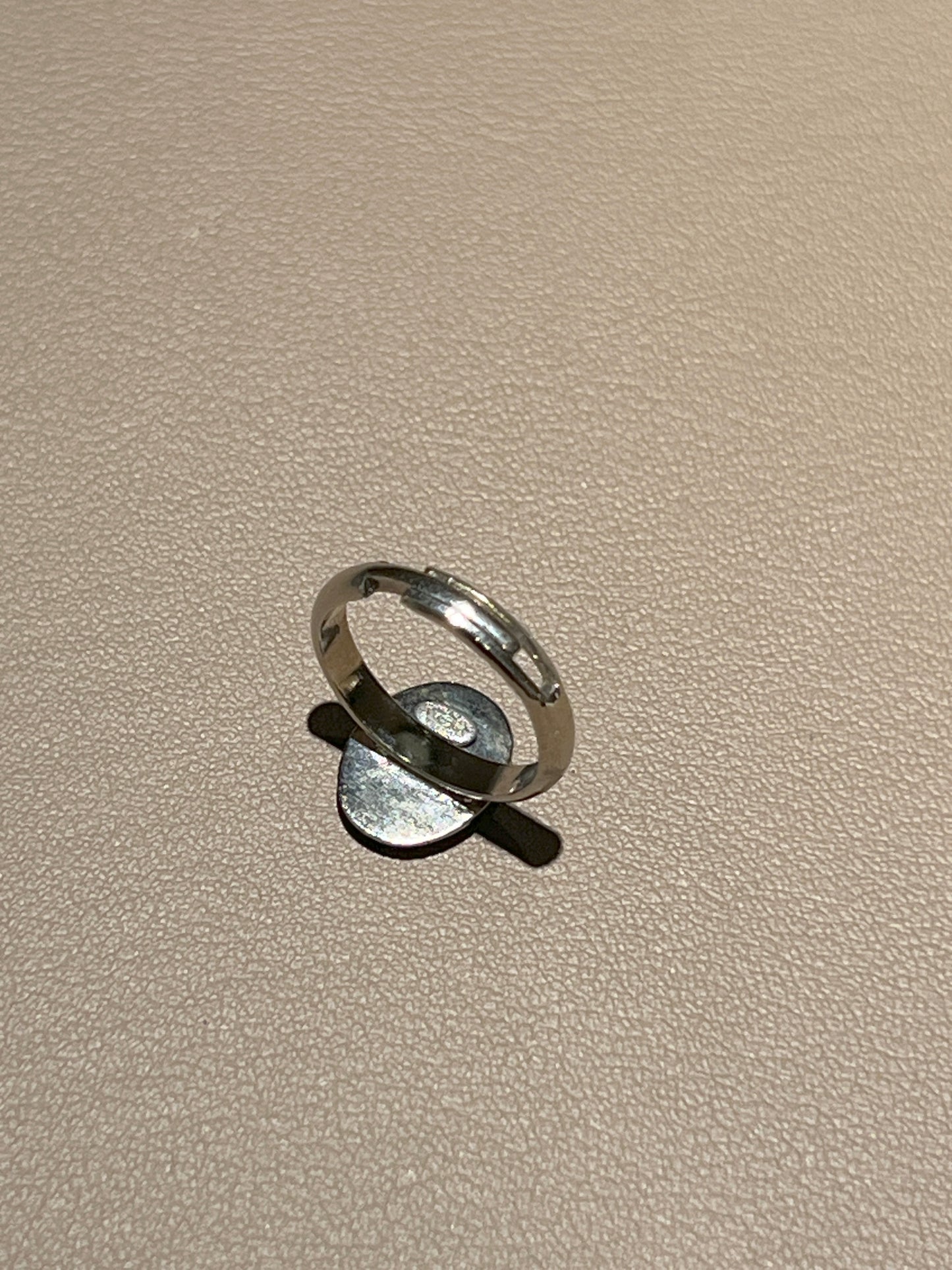 Chanel 稀有綠色CC橢圓牌銀色中古戒指
