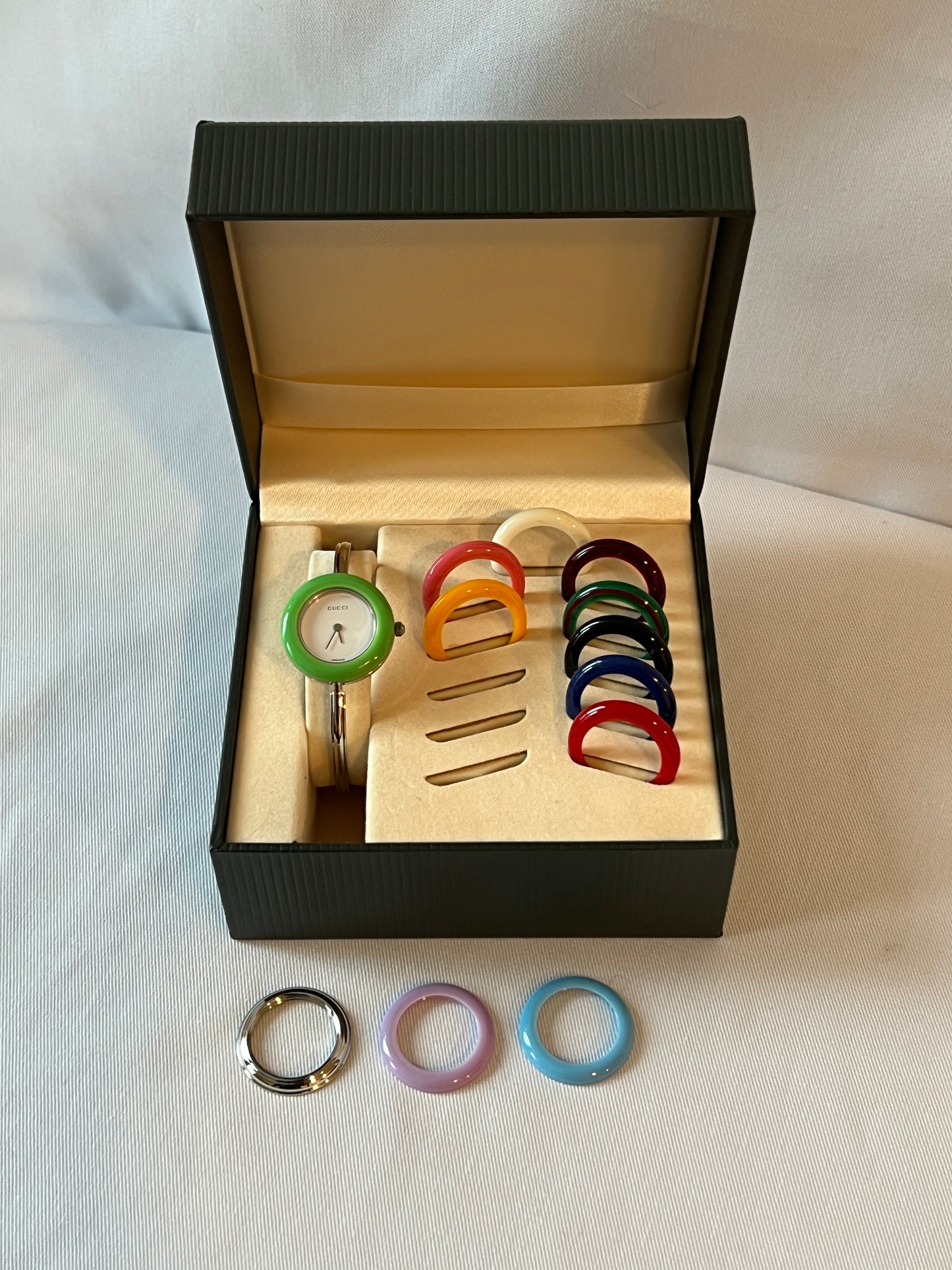 Gucci Bezel watch銀色中古手錶 12色外圈正常運作 盒保證卡書仔