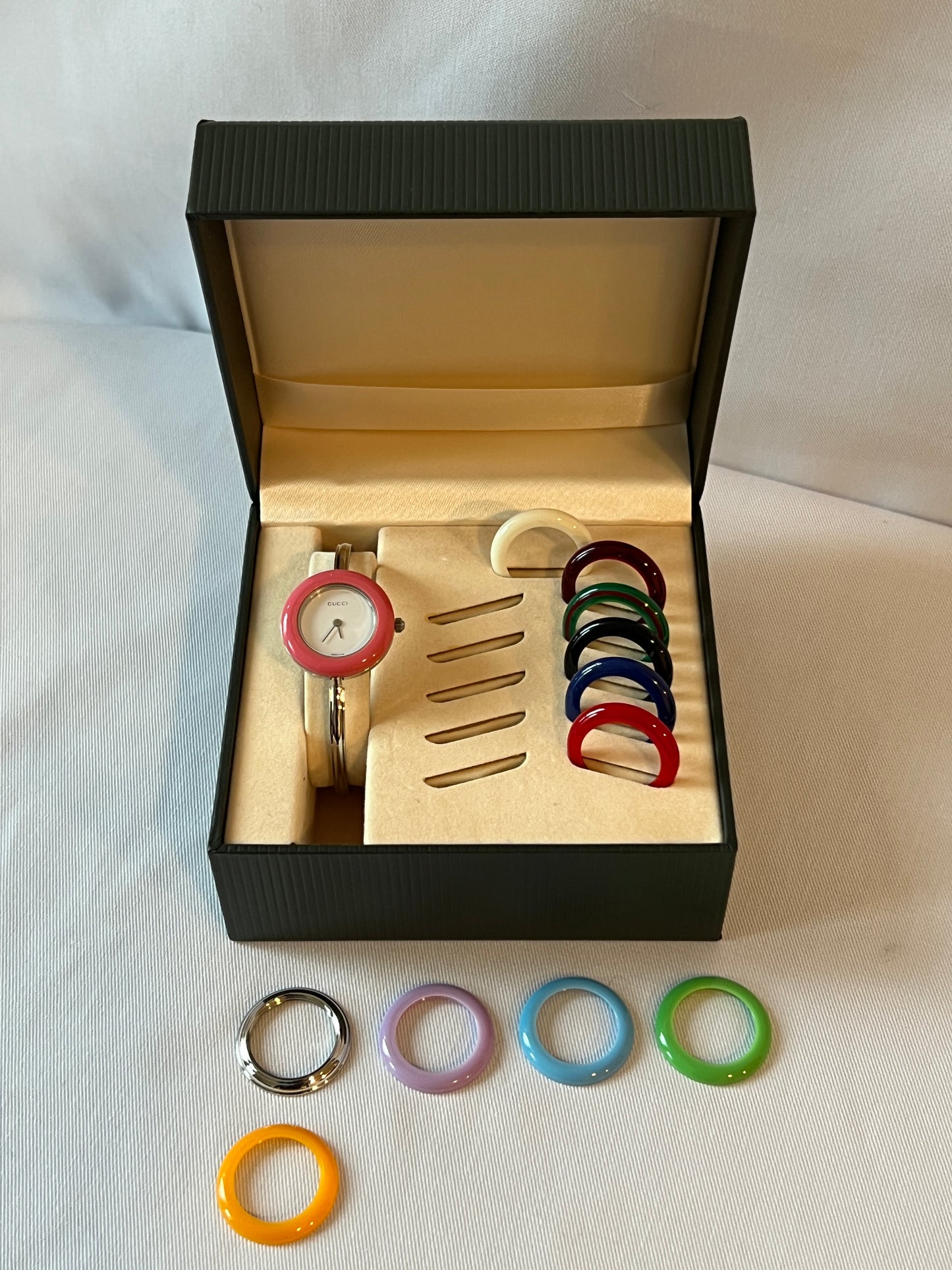 Gucci Bezel watch銀色中古手錶 12色外圈正常運作 盒保證卡書仔