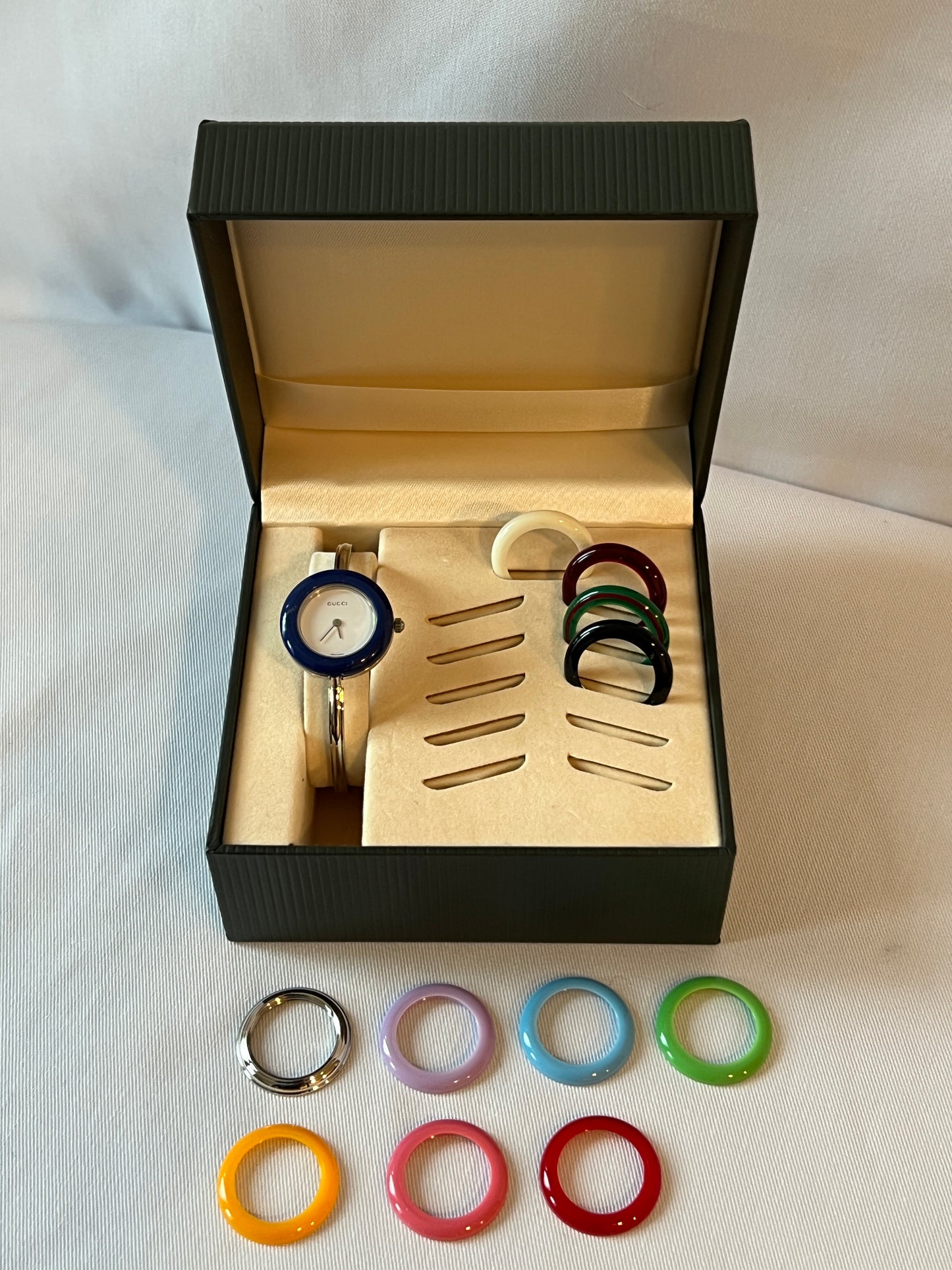 Gucci Bezel watch銀色中古手錶 12色外圈正常運作 盒保證卡書仔