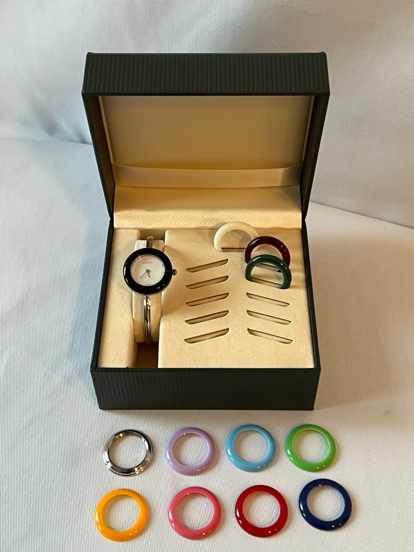Gucci Bezel watch銀色中古手錶 12色外圈正常運作 盒保證卡書仔