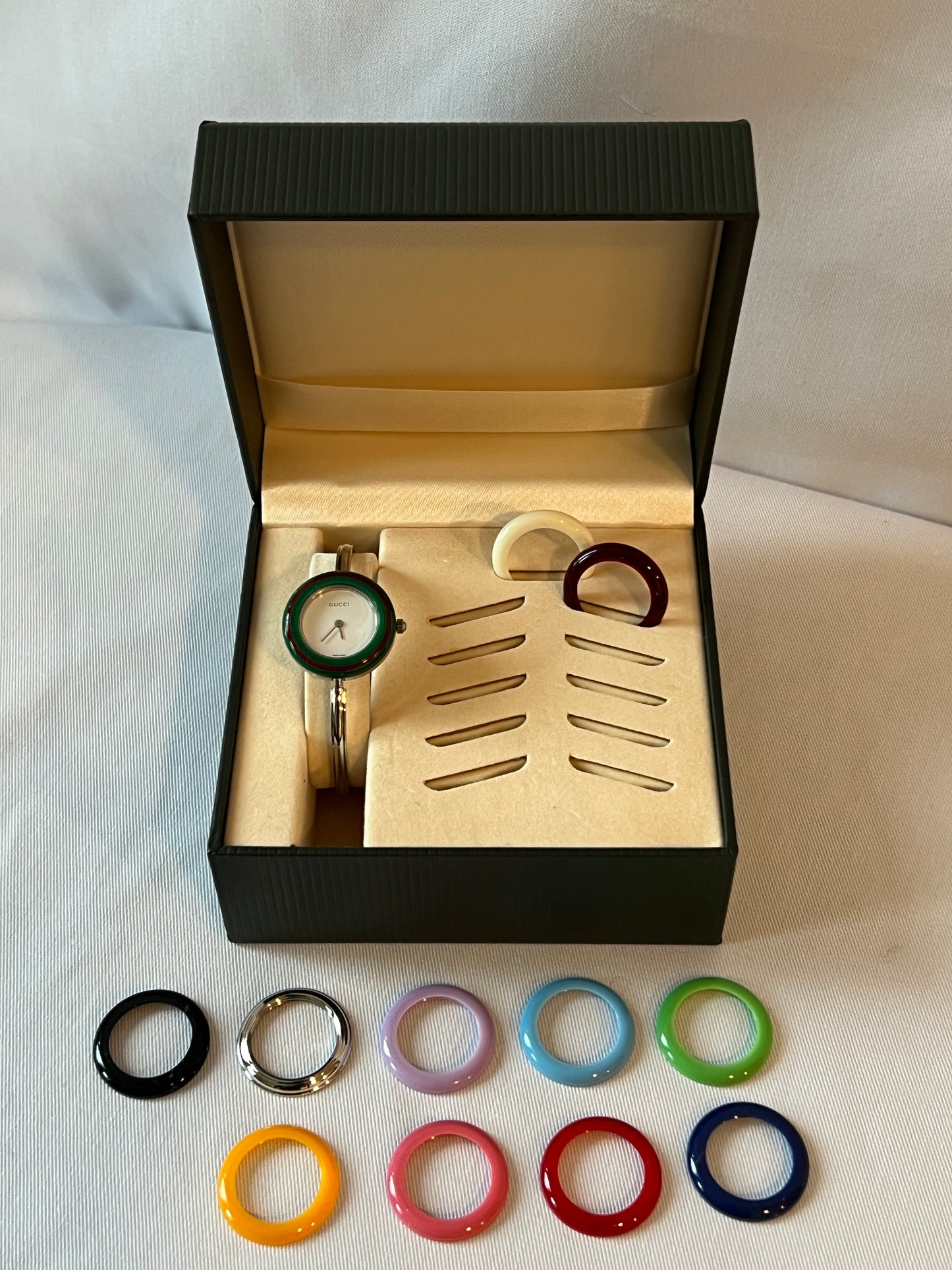 Gucci Bezel watch銀色中古手錶 12色外圈正常運作 盒保證卡書仔