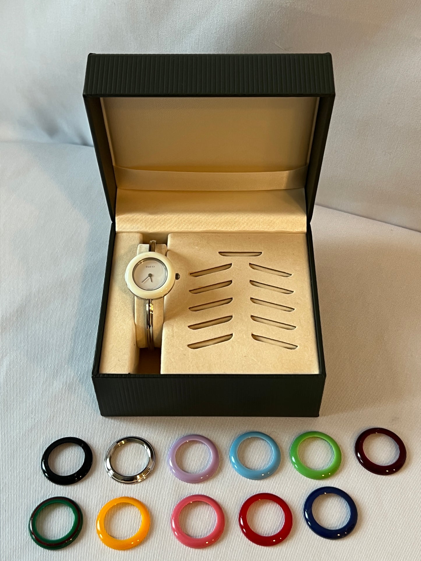 Gucci Bezel watch銀色中古手錶 12色外圈正常運作 盒保證卡書仔