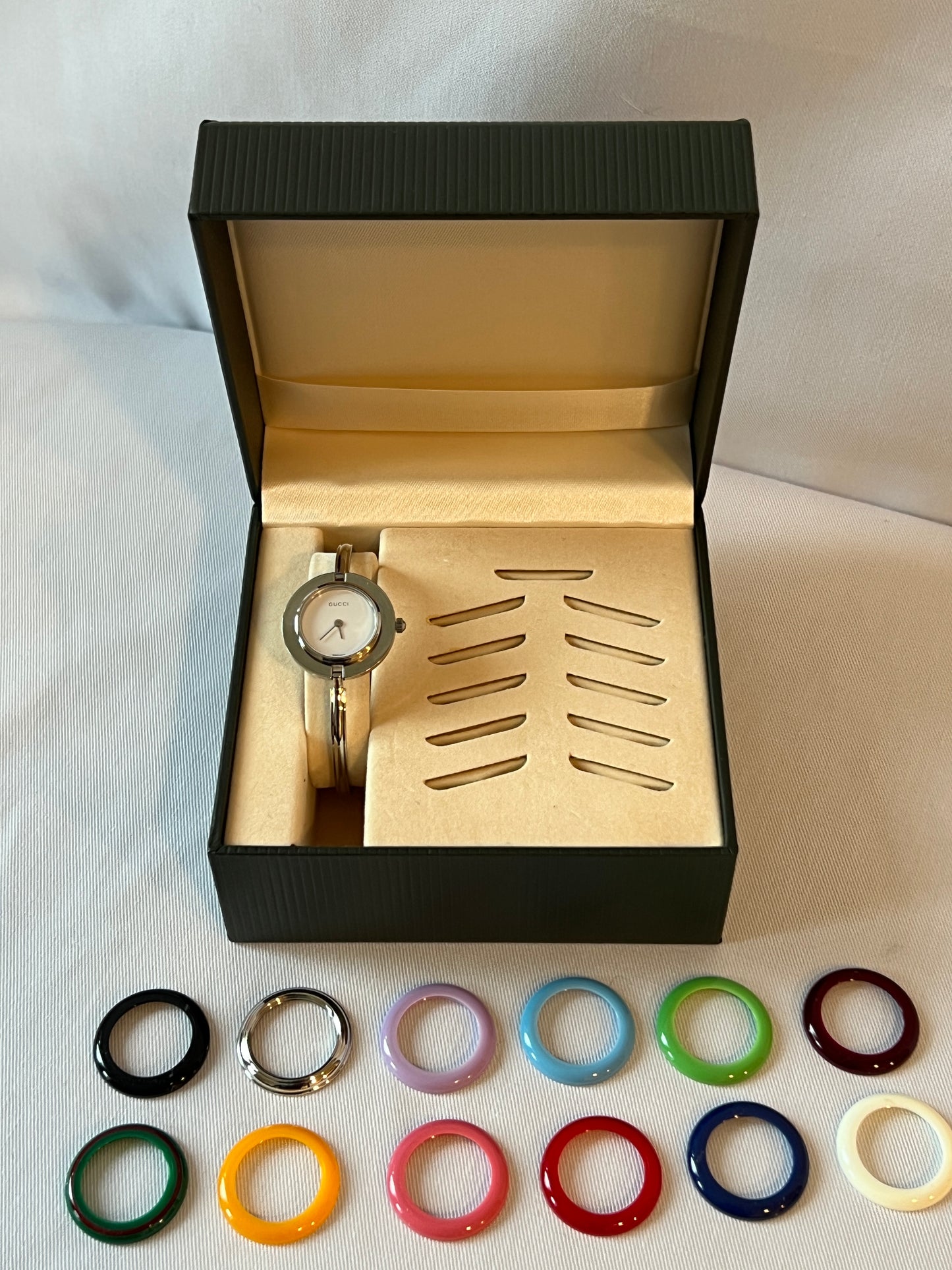 Gucci Bezel watch銀色中古手錶 12色外圈正常運作 盒保證卡書仔