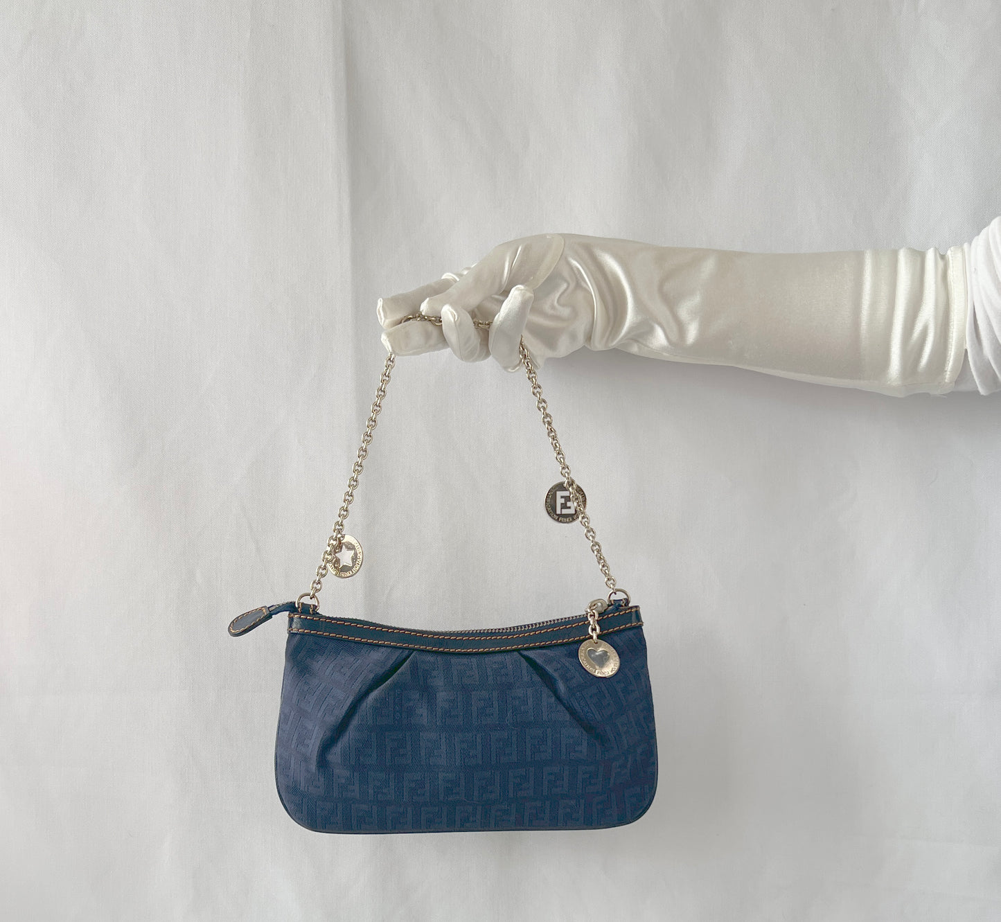 Fendi Zucca極美品深藍色老花心形星形吊飾手提袋 保證卡