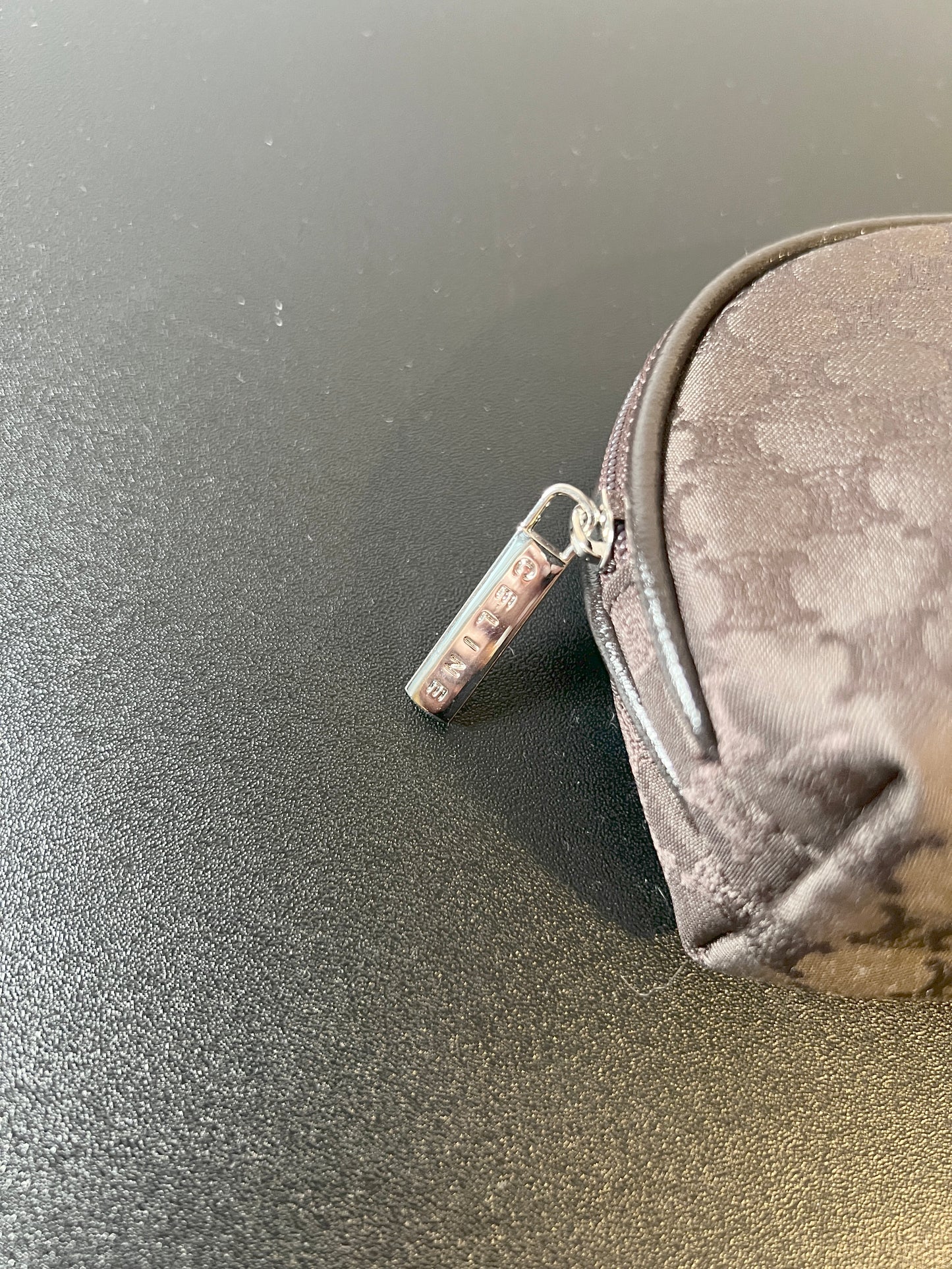 Celine啡色凱旋門化妝包手拿袋 棉質毛巾 未使用品 原裝盒