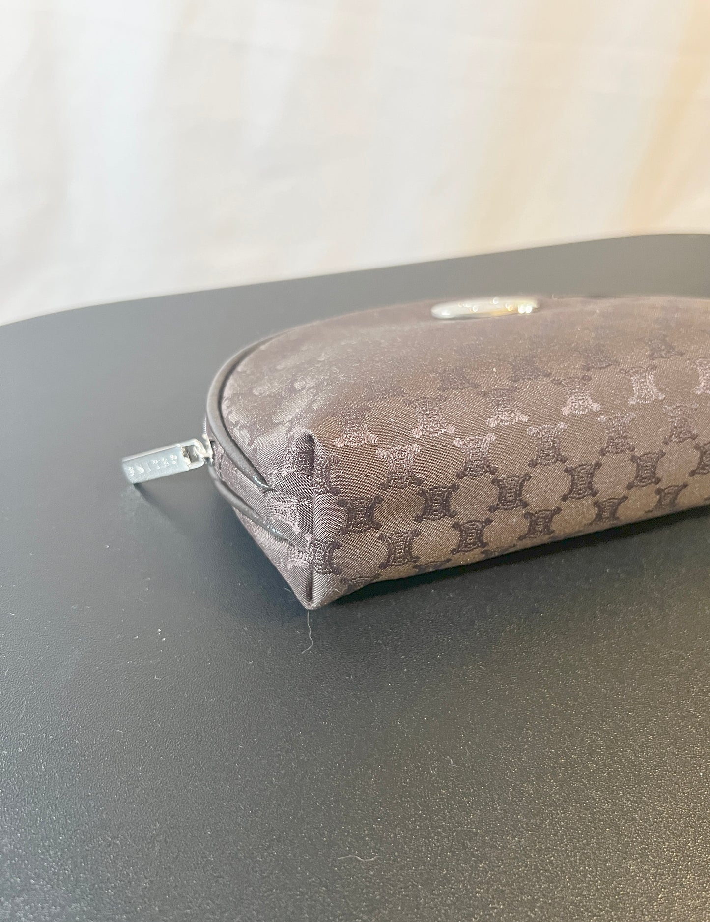 Celine啡色凱旋門化妝包手拿袋 棉質毛巾 未使用品 原裝盒