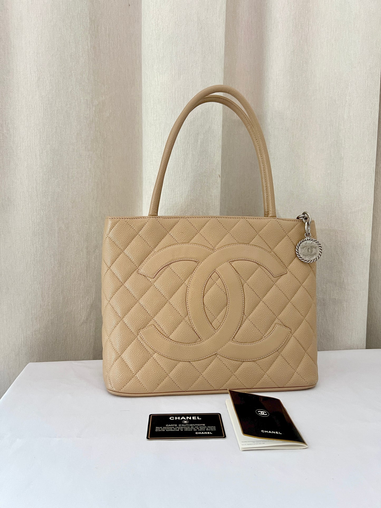 Chanel米色金幣托特包肩背包手提袋 有卡貼書仔 中古美品vintage