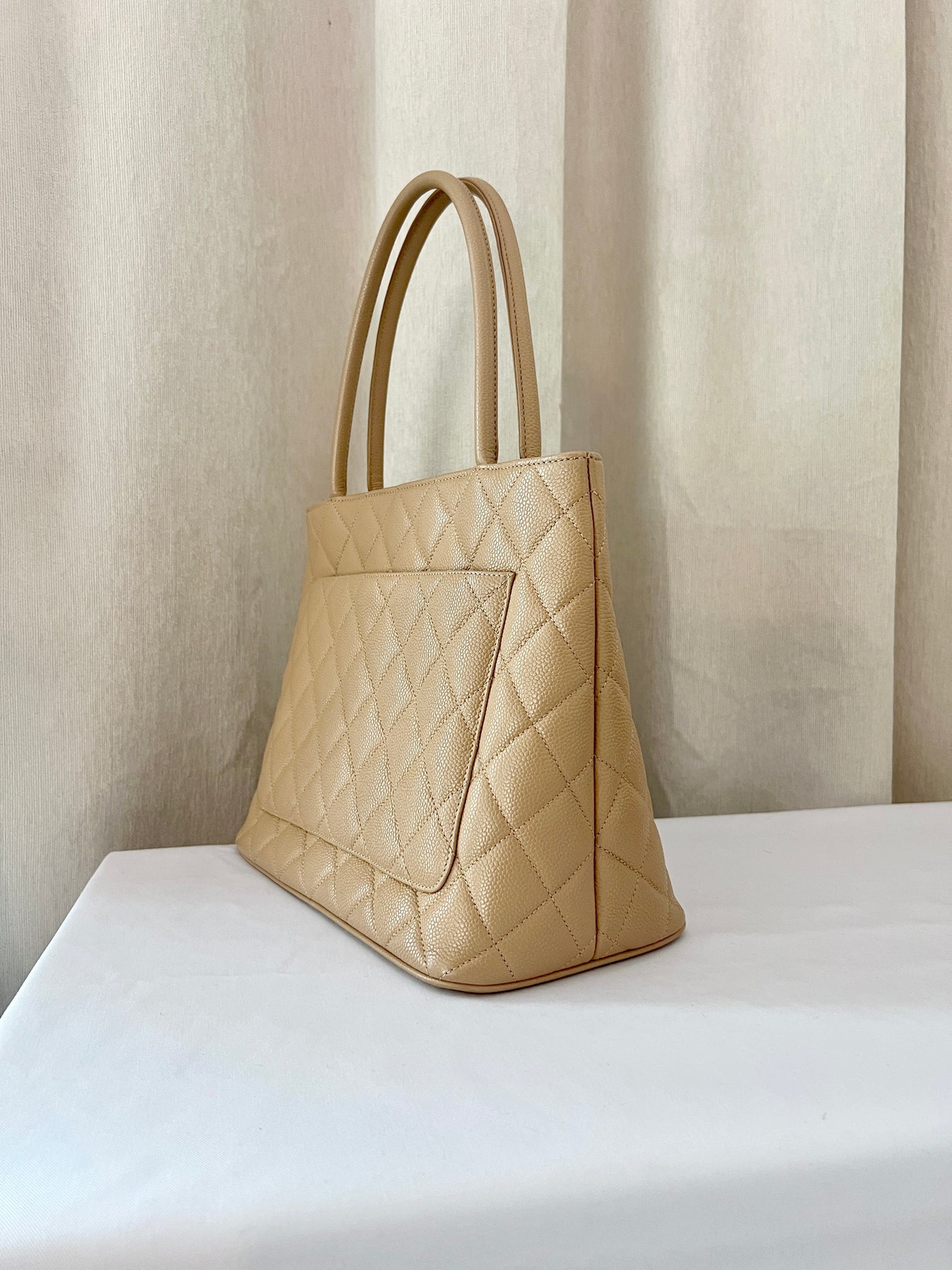 Chanel米色金幣托特包肩背包手提袋 有卡貼書仔 中古美品vintage