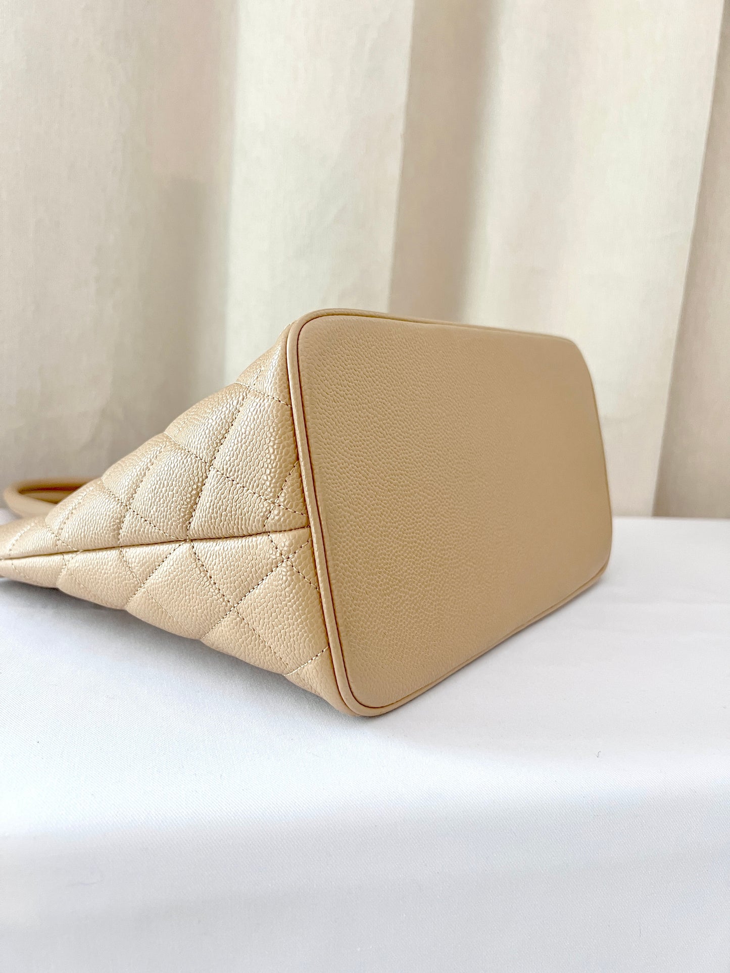 Chanel米色金幣托特包肩背包手提袋 有卡貼書仔 中古美品vintage