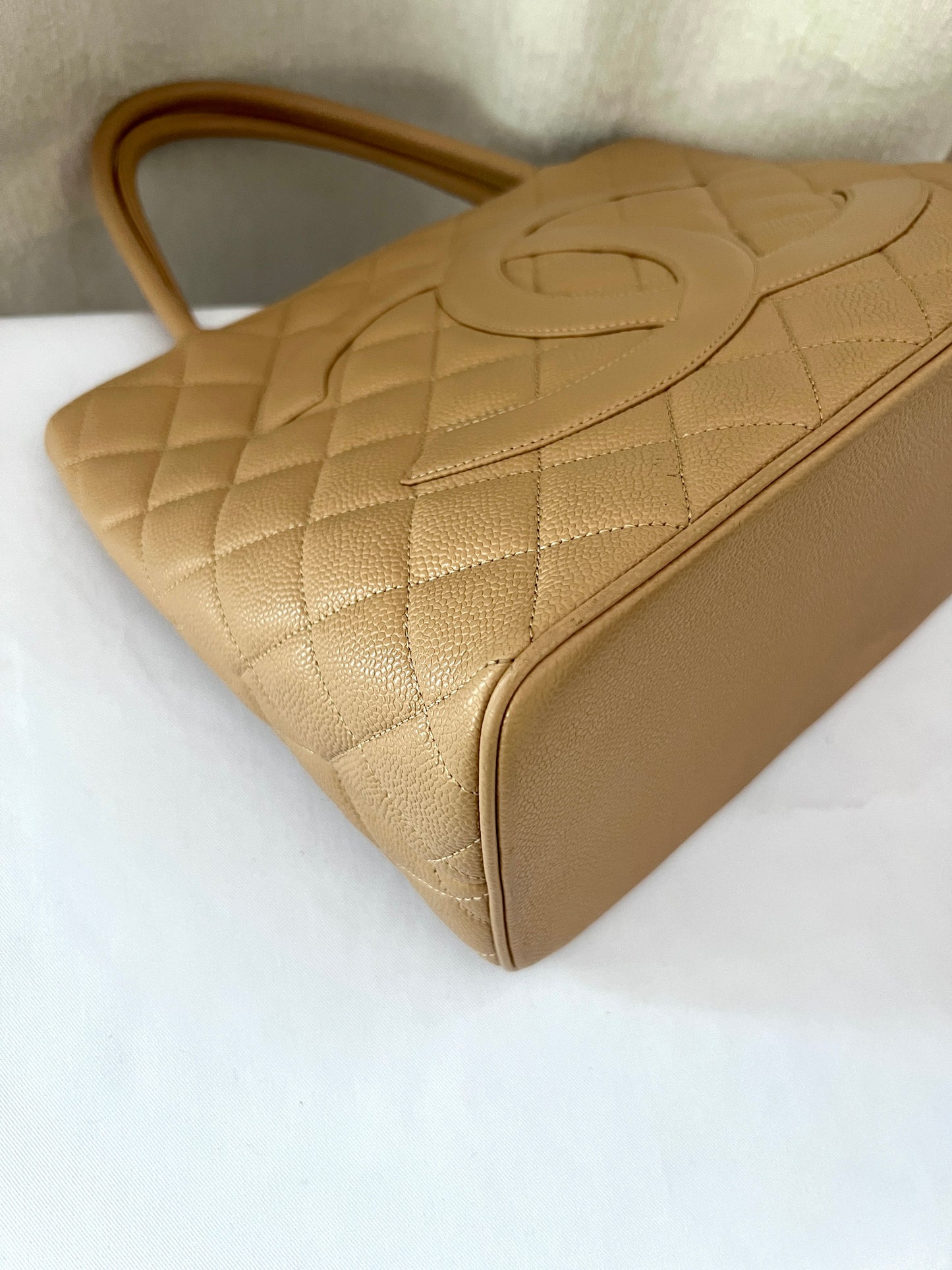 Chanel米色金幣托特包肩背包手提袋 有卡貼書仔 中古美品vintage