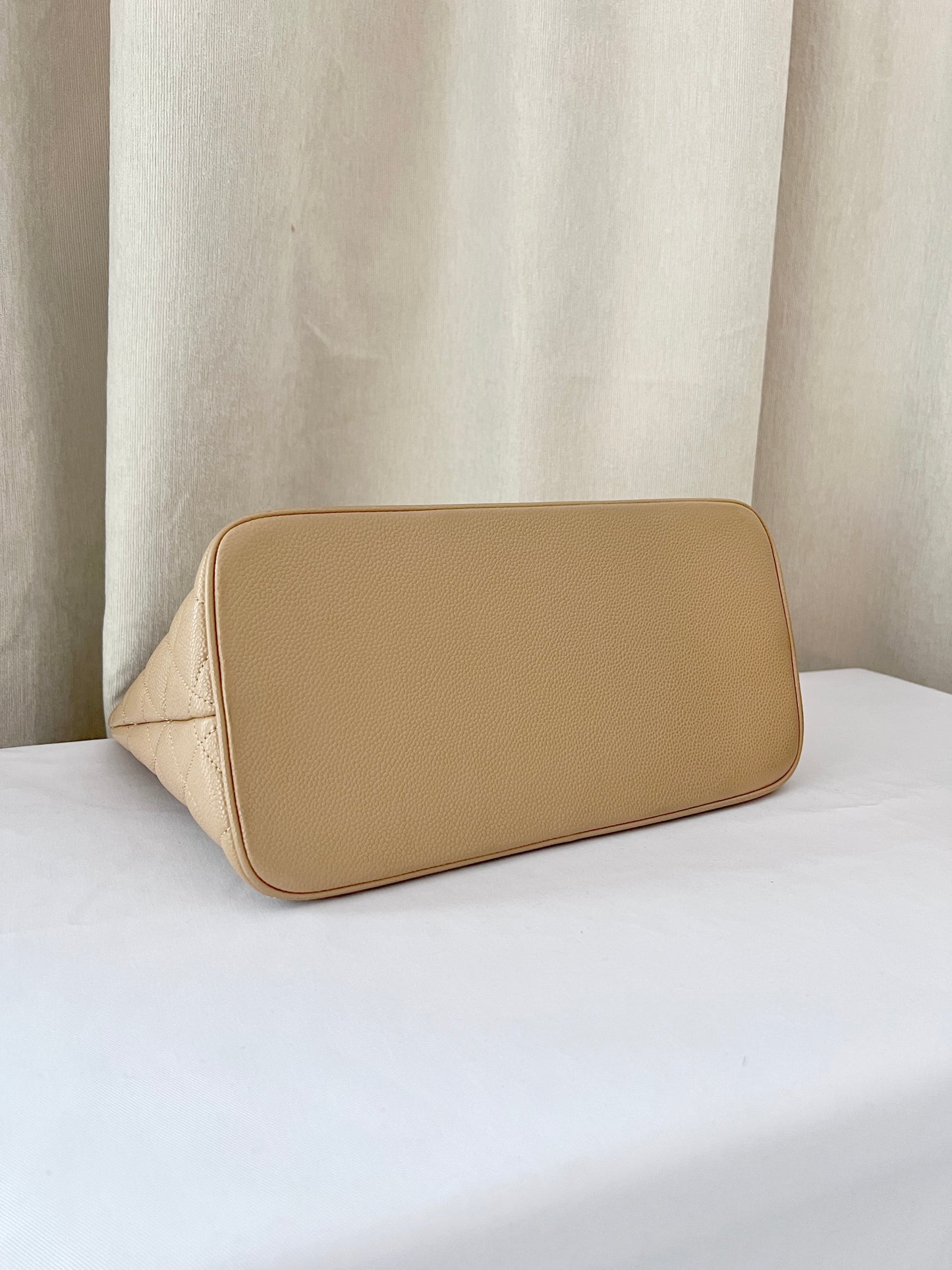 Chanel米色金幣托特包肩背包手提袋 有卡貼書仔 中古美品vintage