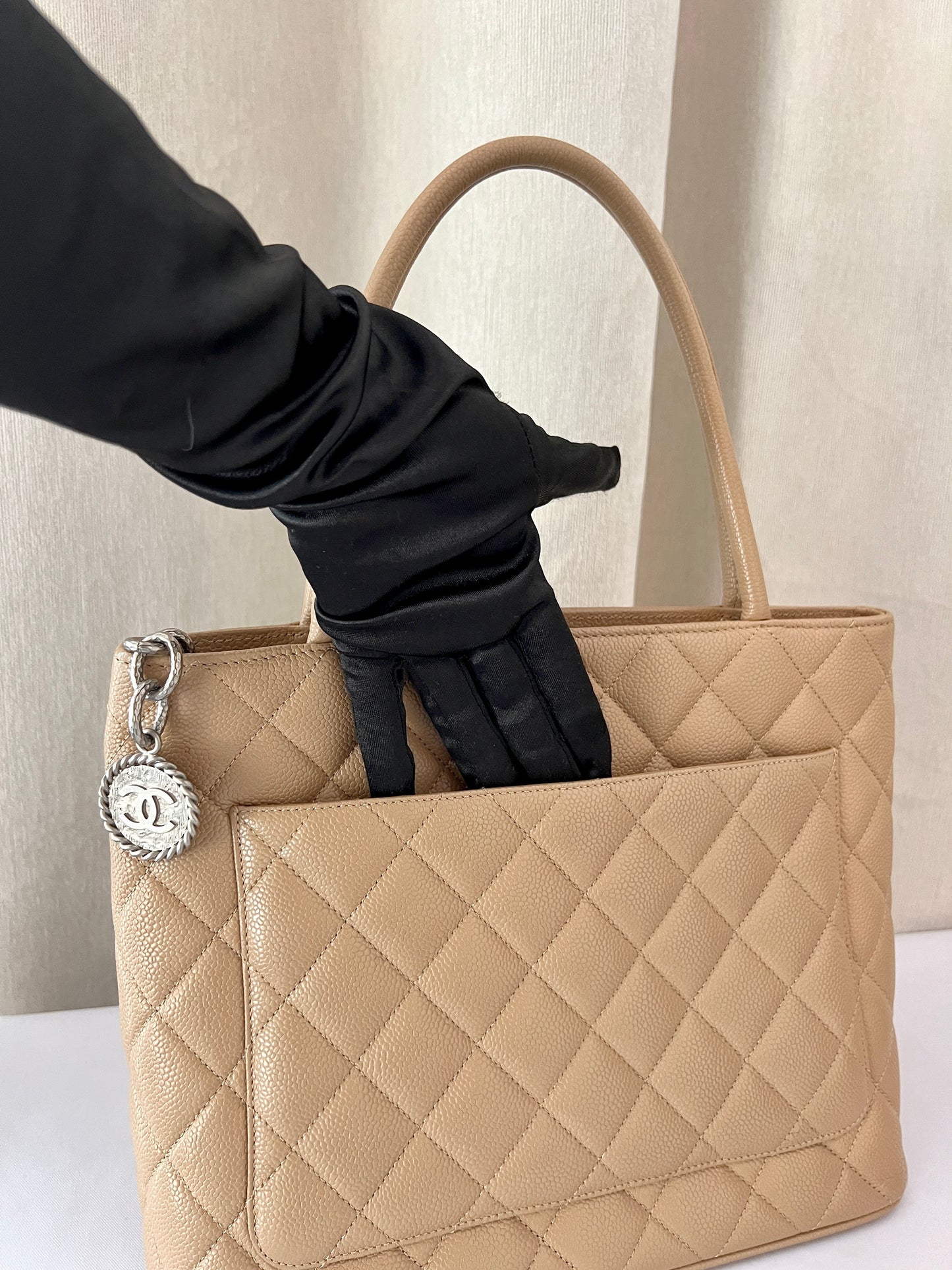 Chanel米色金幣托特包肩背包手提袋 有卡貼書仔 中古美品vintage