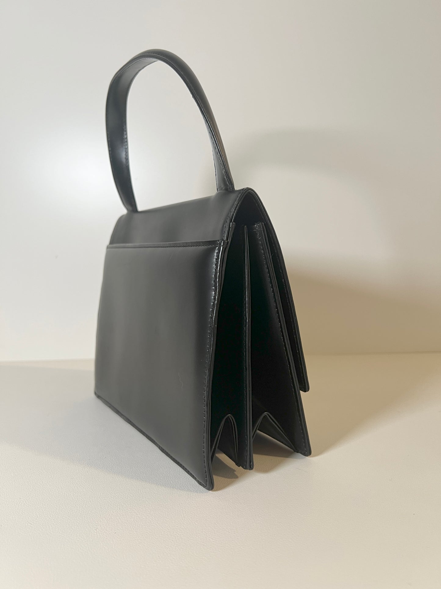 Givenchy黑色皮革手提色手挽袋 中古孤品