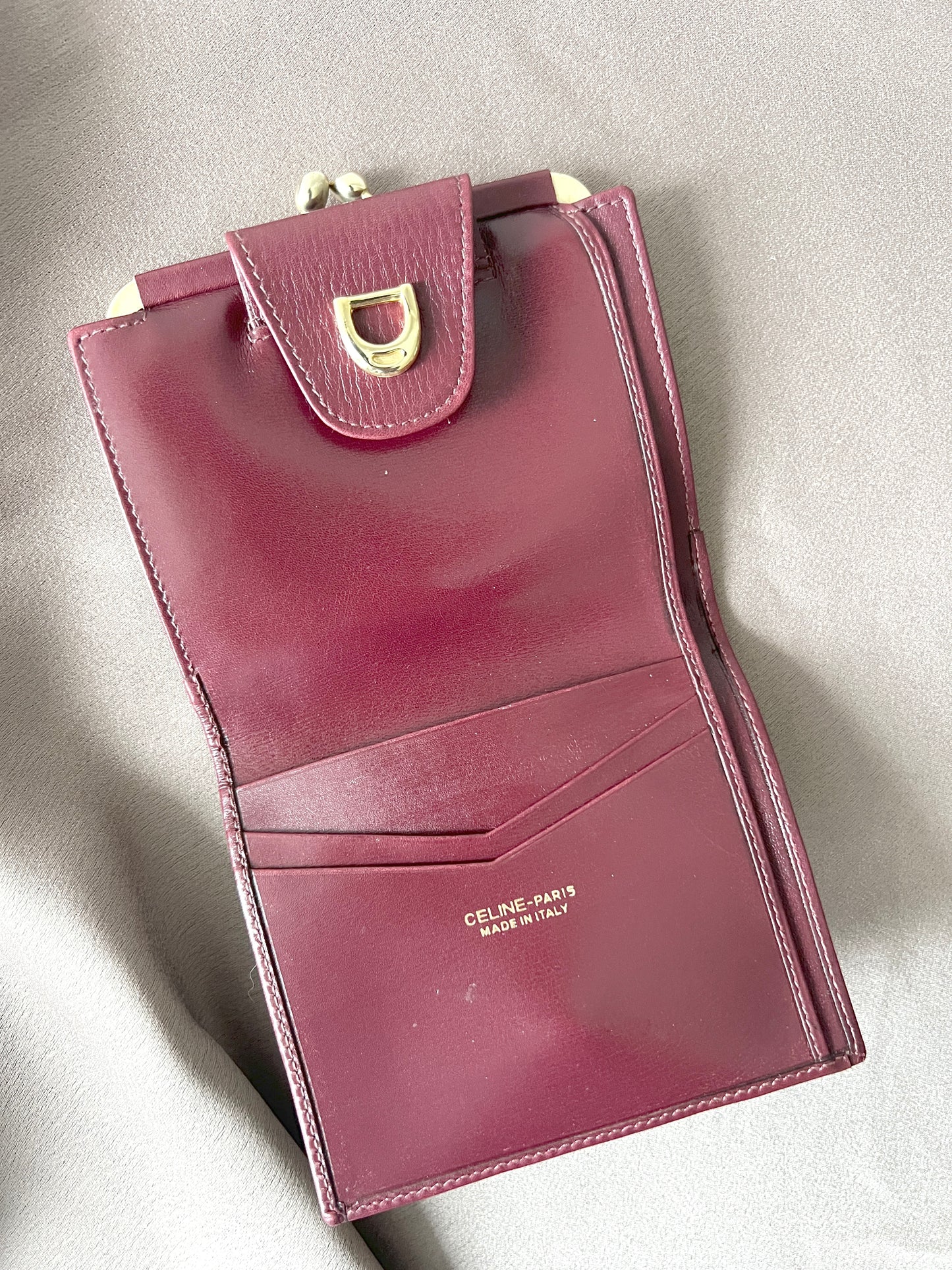 Celine Triomphe wallet 稀有中古櫻桃暗紅色猄皮皮革短夾錢包