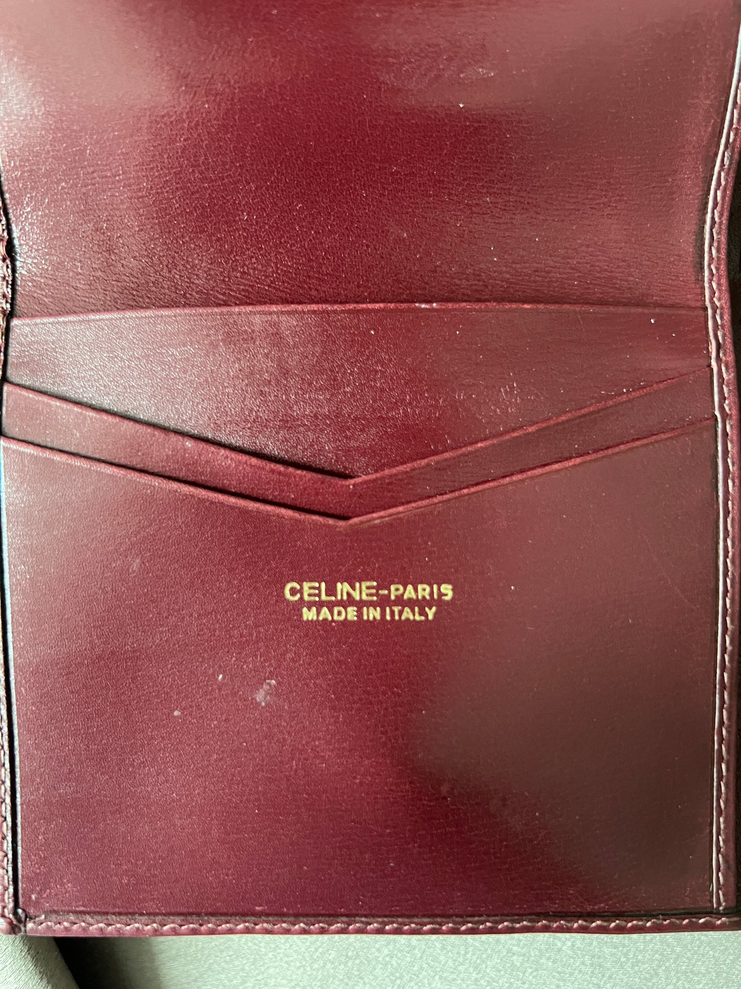Celine Triomphe wallet 稀有中古櫻桃暗紅色猄皮皮革短夾錢包