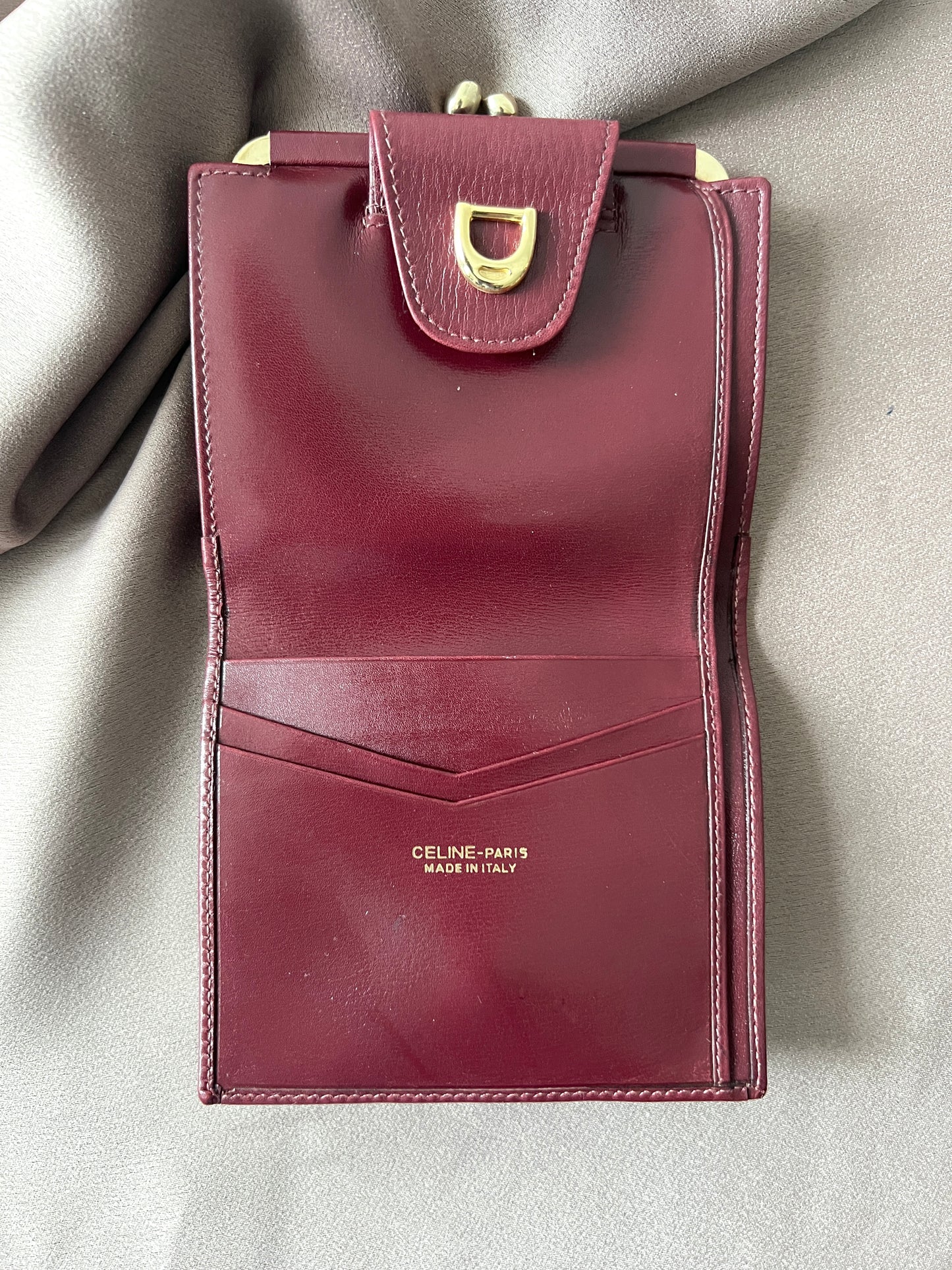 Celine Triomphe wallet 稀有中古櫻桃暗紅色猄皮皮革短夾錢包