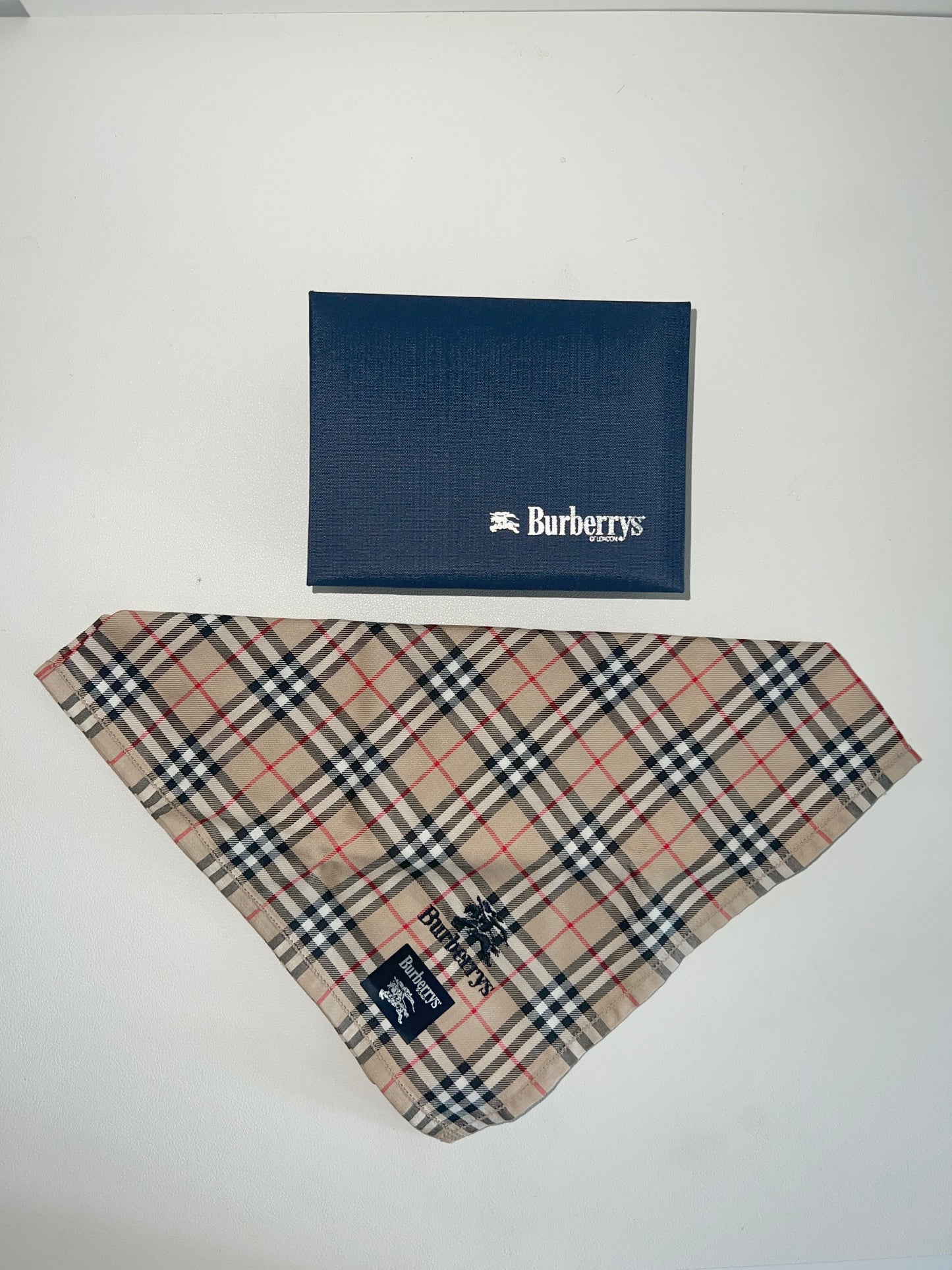 Burberry經典方形格紋絲巾 極美品 未使用品