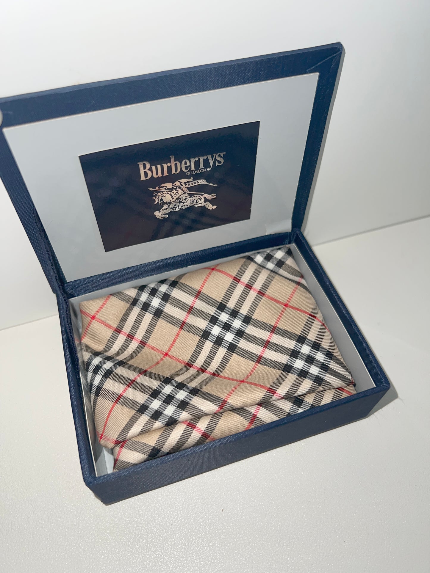 Burberry經典方形格紋絲巾 極美品 未使用品