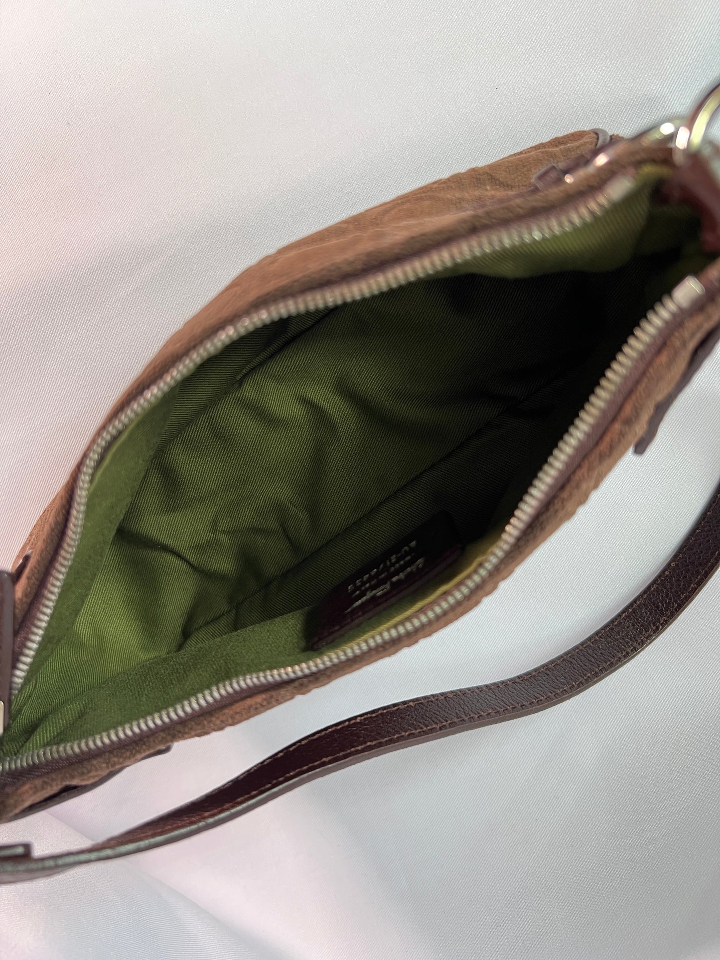Ferragamo絕版啡色皮革肩帶馬蹄扣絨布腋下包