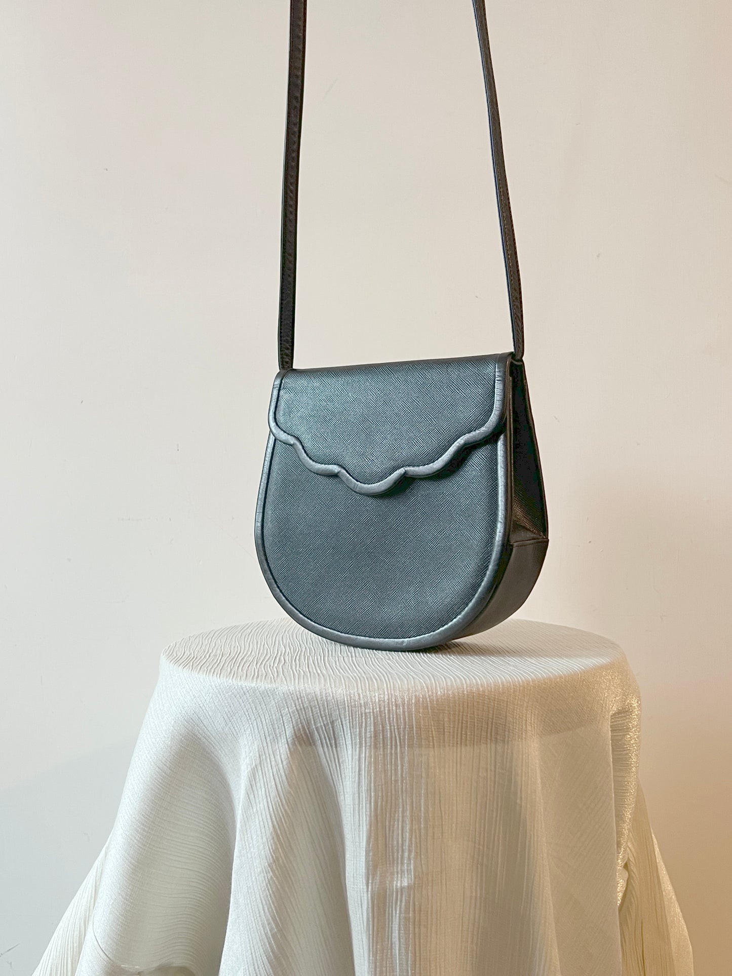YSL SAINT LAURENT 稀有牛皮壓紋花邊翻蓋中古古董包 日本vintage