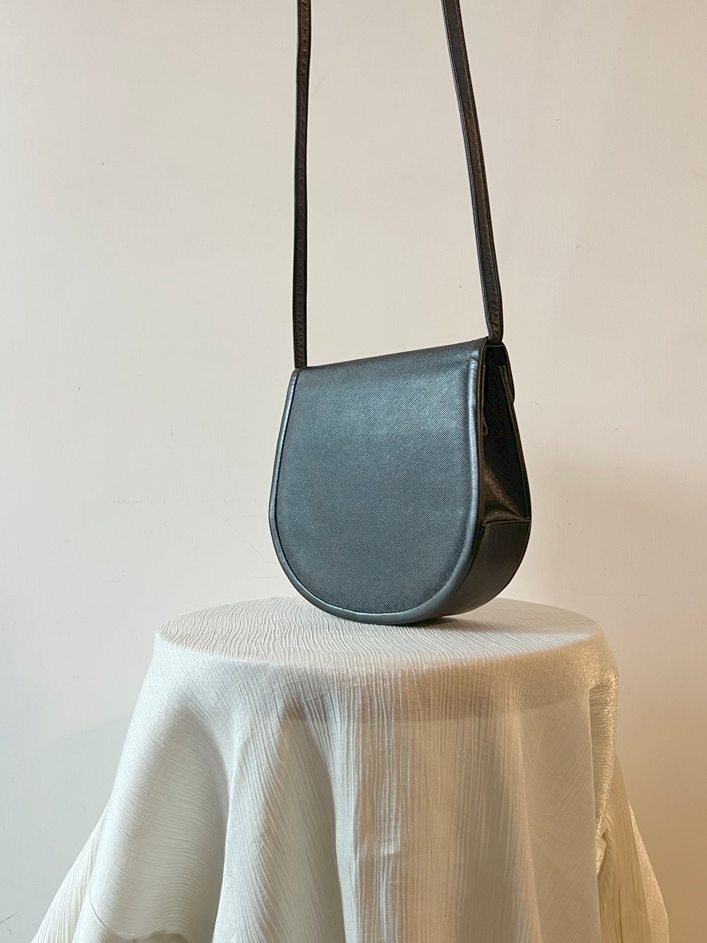 YSL SAINT LAURENT 稀有牛皮壓紋花邊翻蓋中古古董包 日本vintage