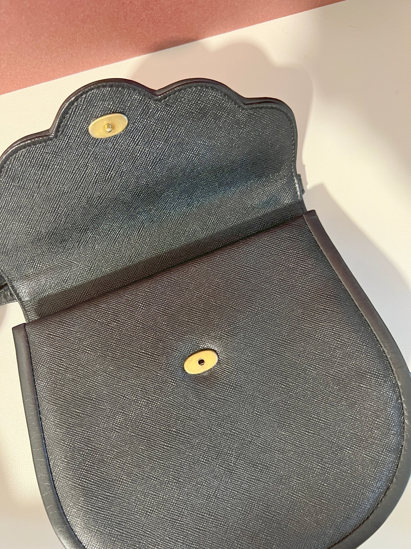 YSL SAINT LAURENT 稀有牛皮壓紋花邊翻蓋中古古董包 日本vintage