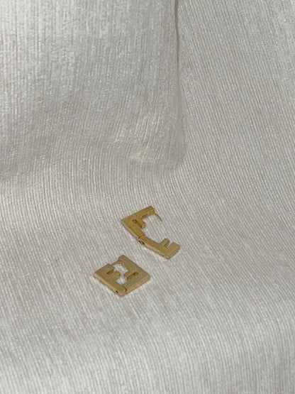 Fendi金色FF logo經典耳環 官網有售 Fendi金色FF 原裝包裝盒