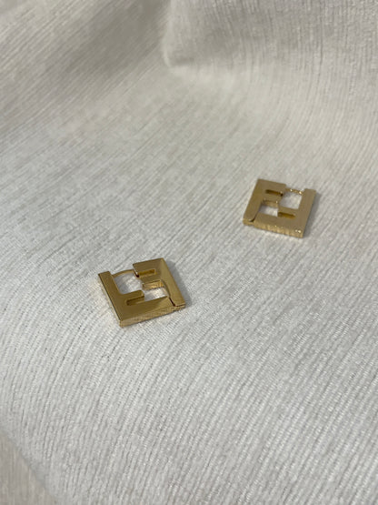 Fendi金色FF logo經典耳環 官網有售 Fendi金色FF 原裝包裝盒