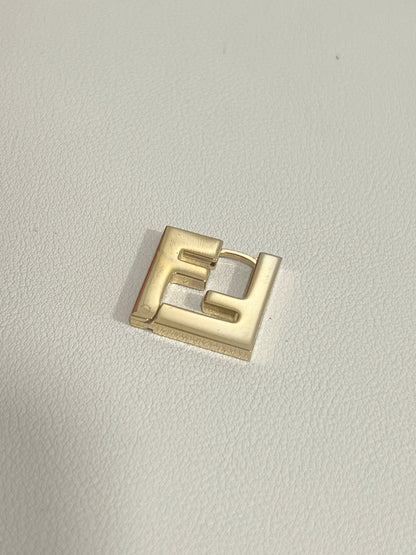 Fendi金色FF logo經典耳環 官網有售 Fendi金色FF 原裝包裝盒