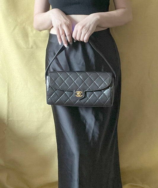 CHANEL VINTAGE FLAP BAG罕有蓋內有鏡黑色中古法棍包腋下手提袋