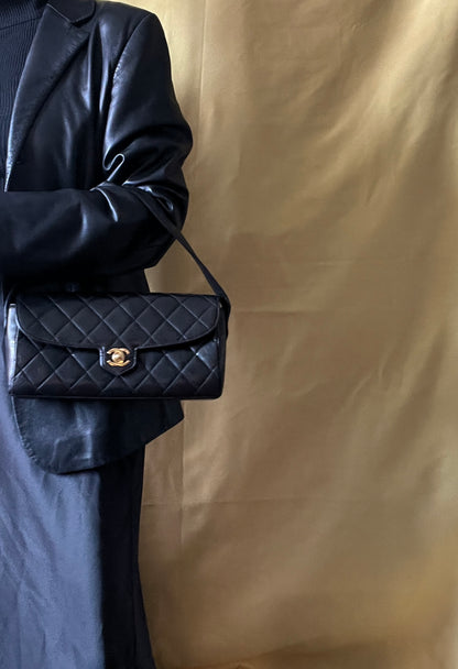 CHANEL VINTAGE FLAP BAG罕有蓋內有鏡黑色中古法棍包腋下手提袋