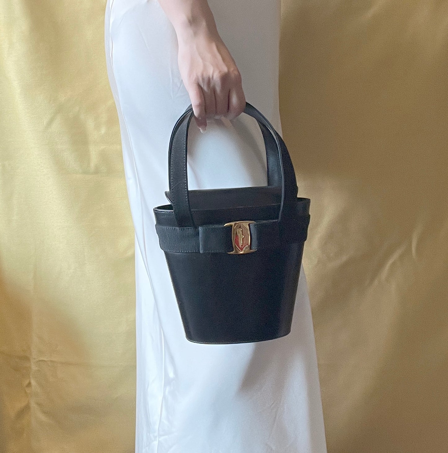 Frerragamo黑色蝴蝶結牛皮菜籃子手提袋 日本中古Vintage