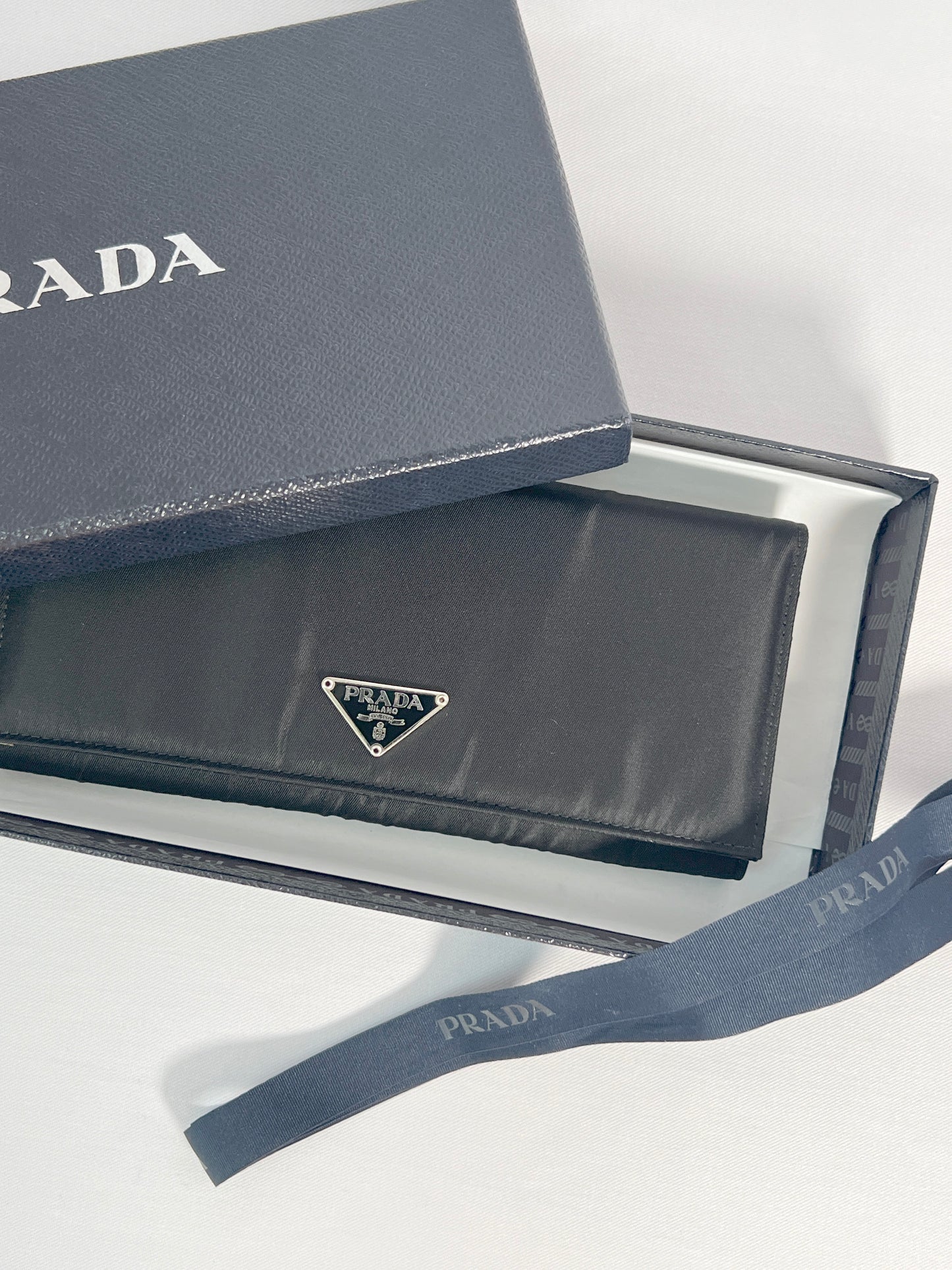 PRADA Nylon x Leather Triangle Long Wallet 尼龍皮革長銀包 有原裝盒絲帶