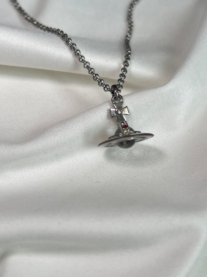 Vivienne Westwood Orb Pendant Necklace / Vivienne Westwood土星銀頸鏈 Orb Pendant Necklace