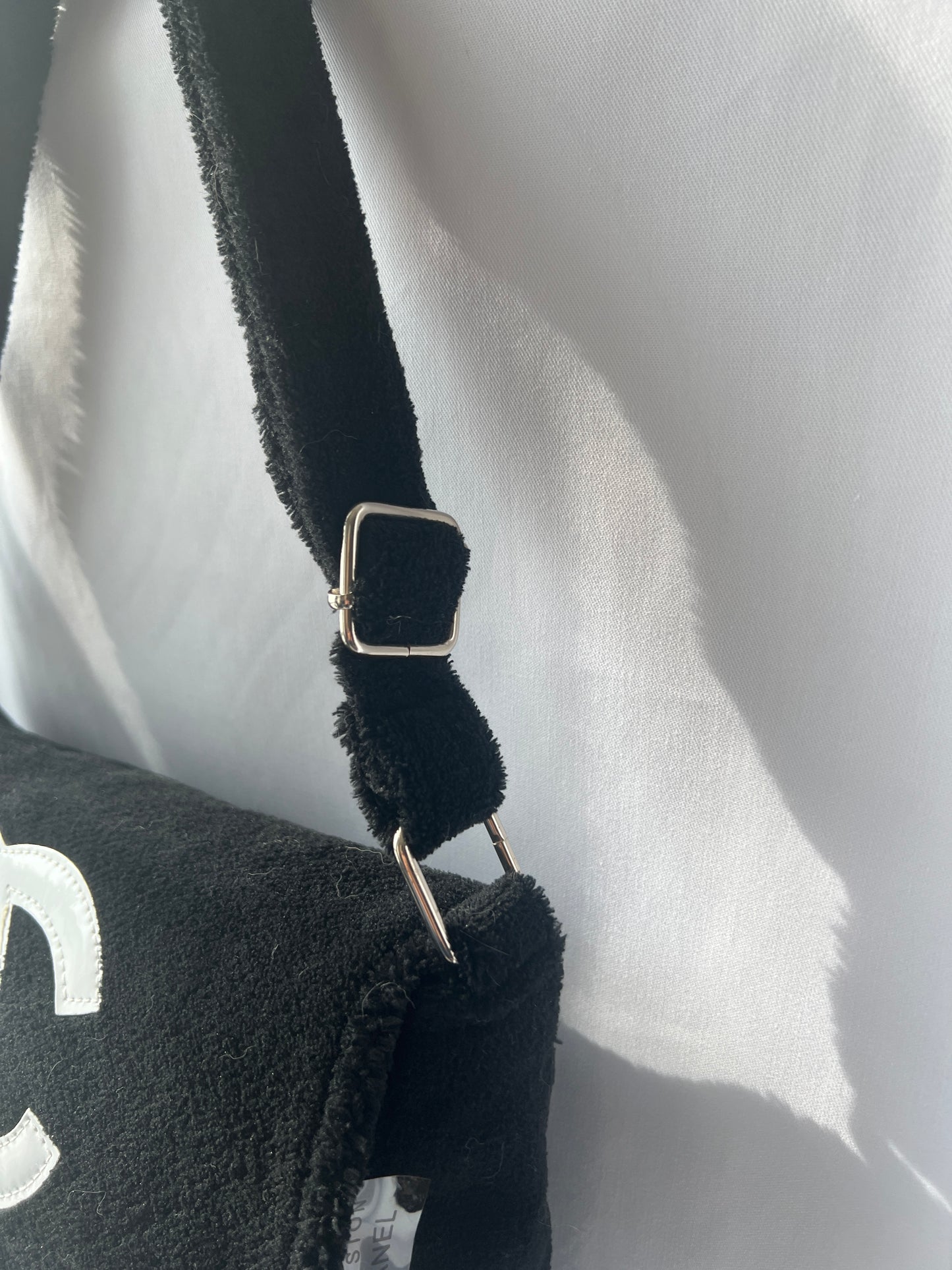 Jennie同款 Chanel VIP gift bag 啤啤熊毛絨黑色斜孭袋側背包