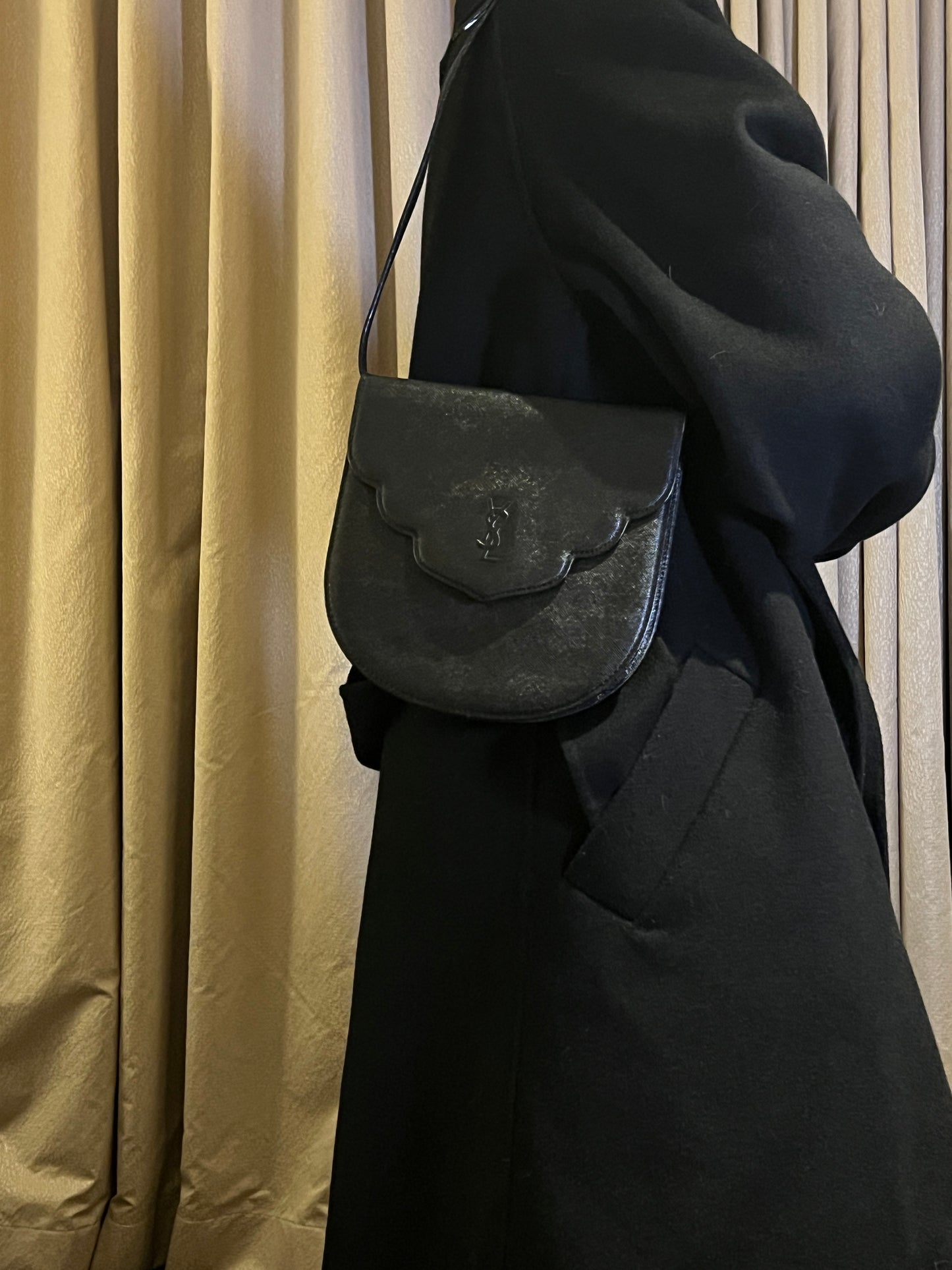 YSL稀有中古黑色十字紋風琴腋下肩背側肩手提包 可調節肩帶 日本vintage